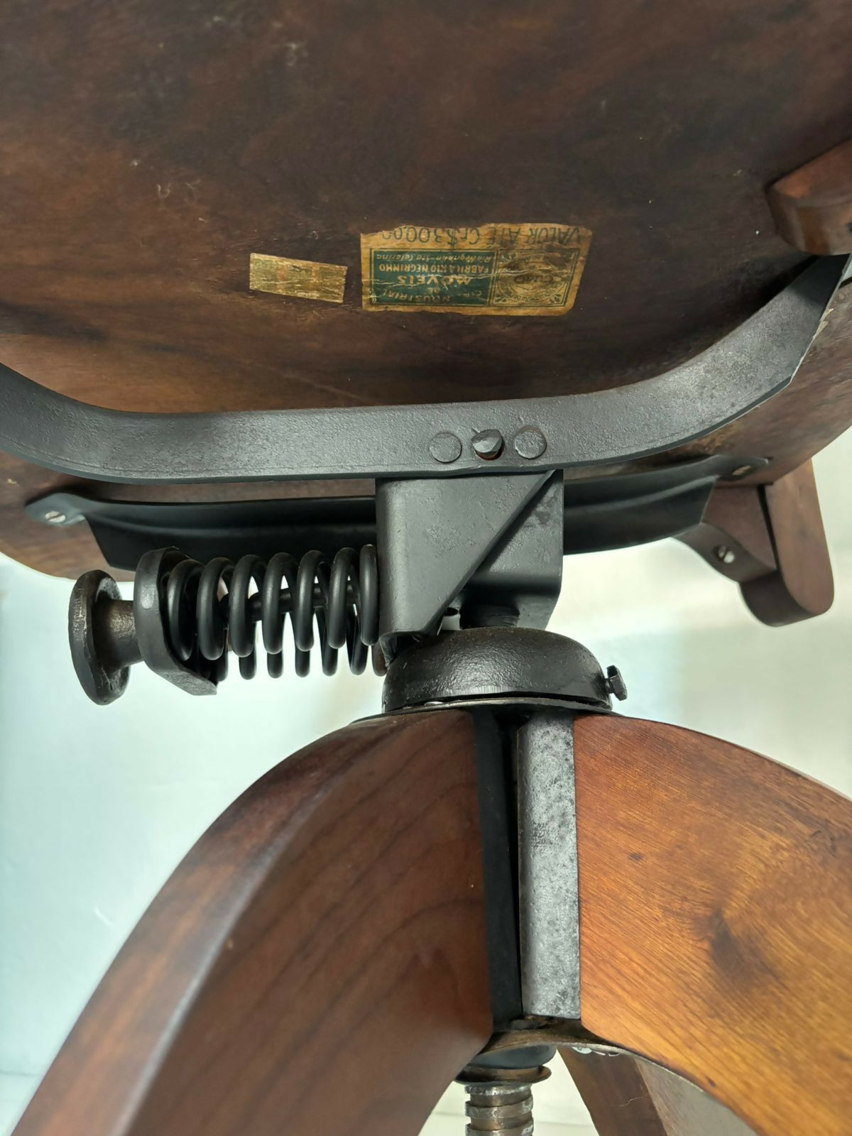 Cadeira giratória Cimo modelo Nº210 (xerife)