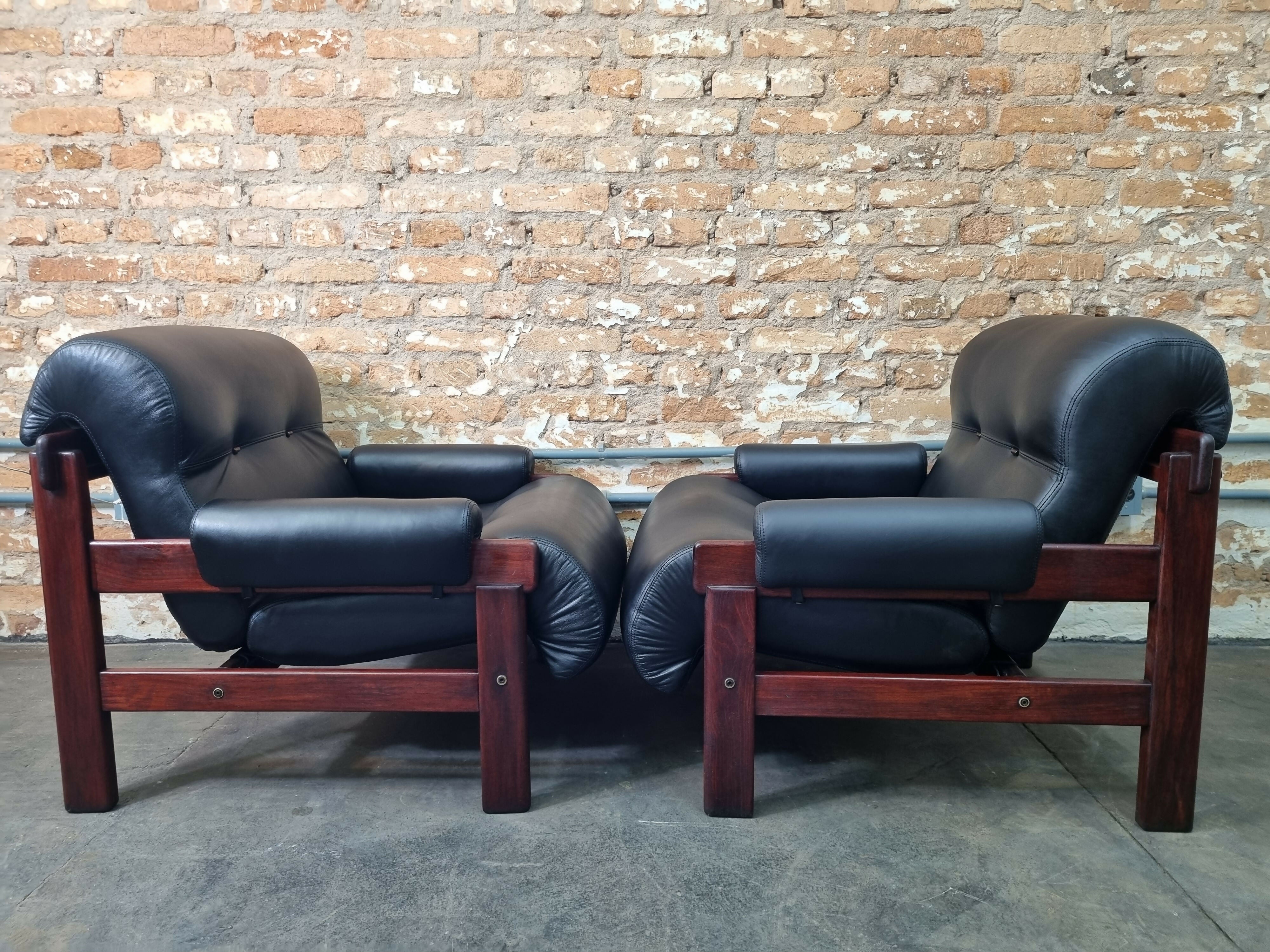 Par de poltronas ‘Copa’ Jean Gillon