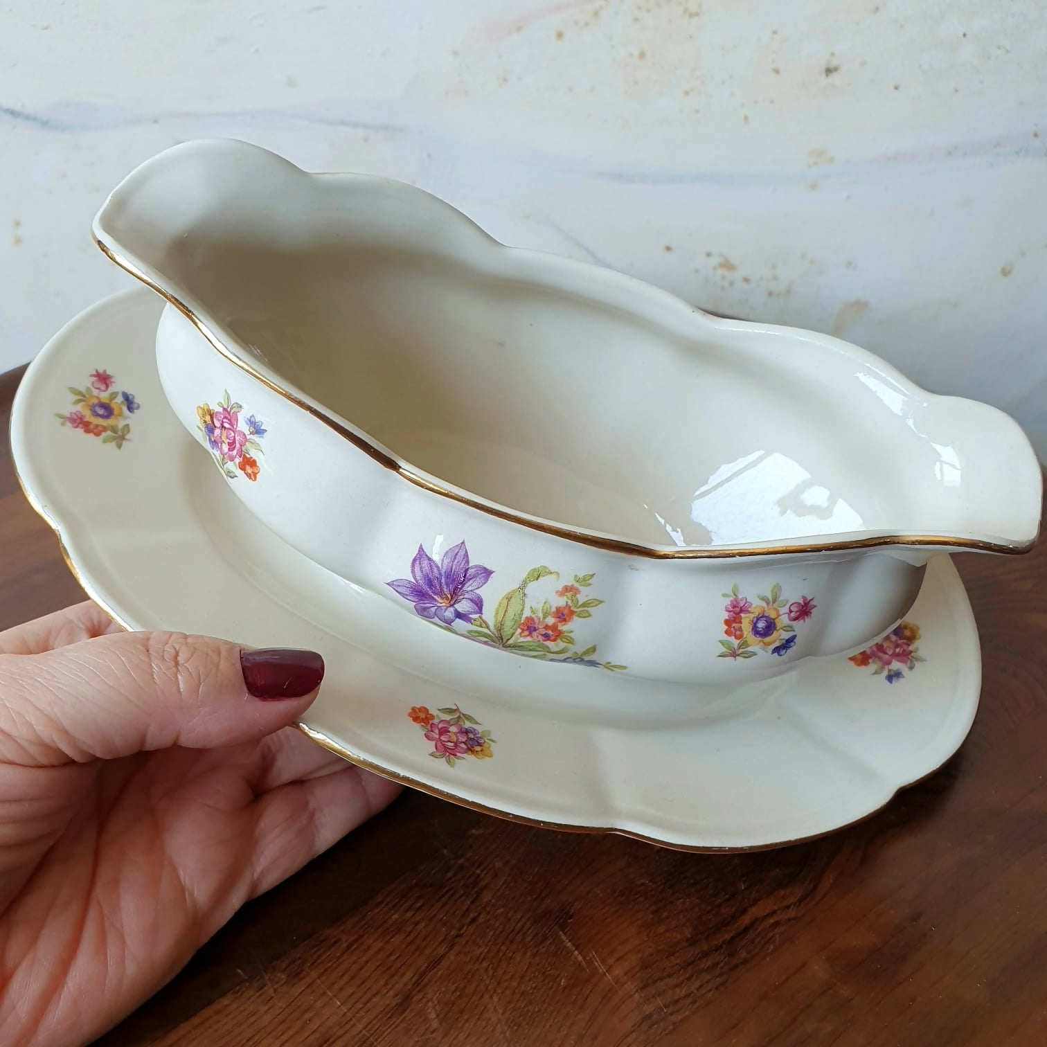 Antiga molheira com presentoir em porcelana polonesa Chozdiez. Maravilhosa!