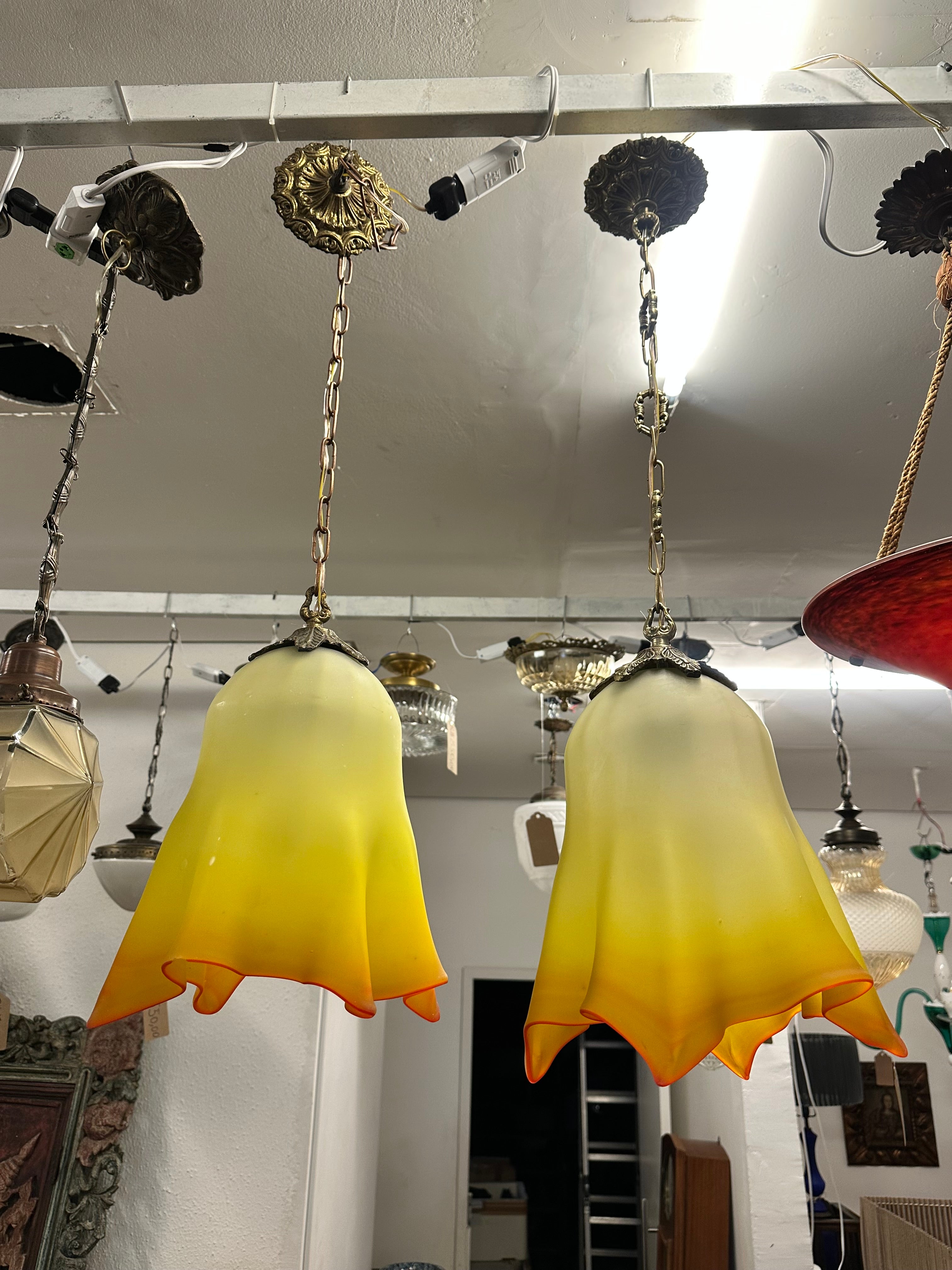 Par de lustres/pendentes vintage em vidro murano em tons de amarelo 