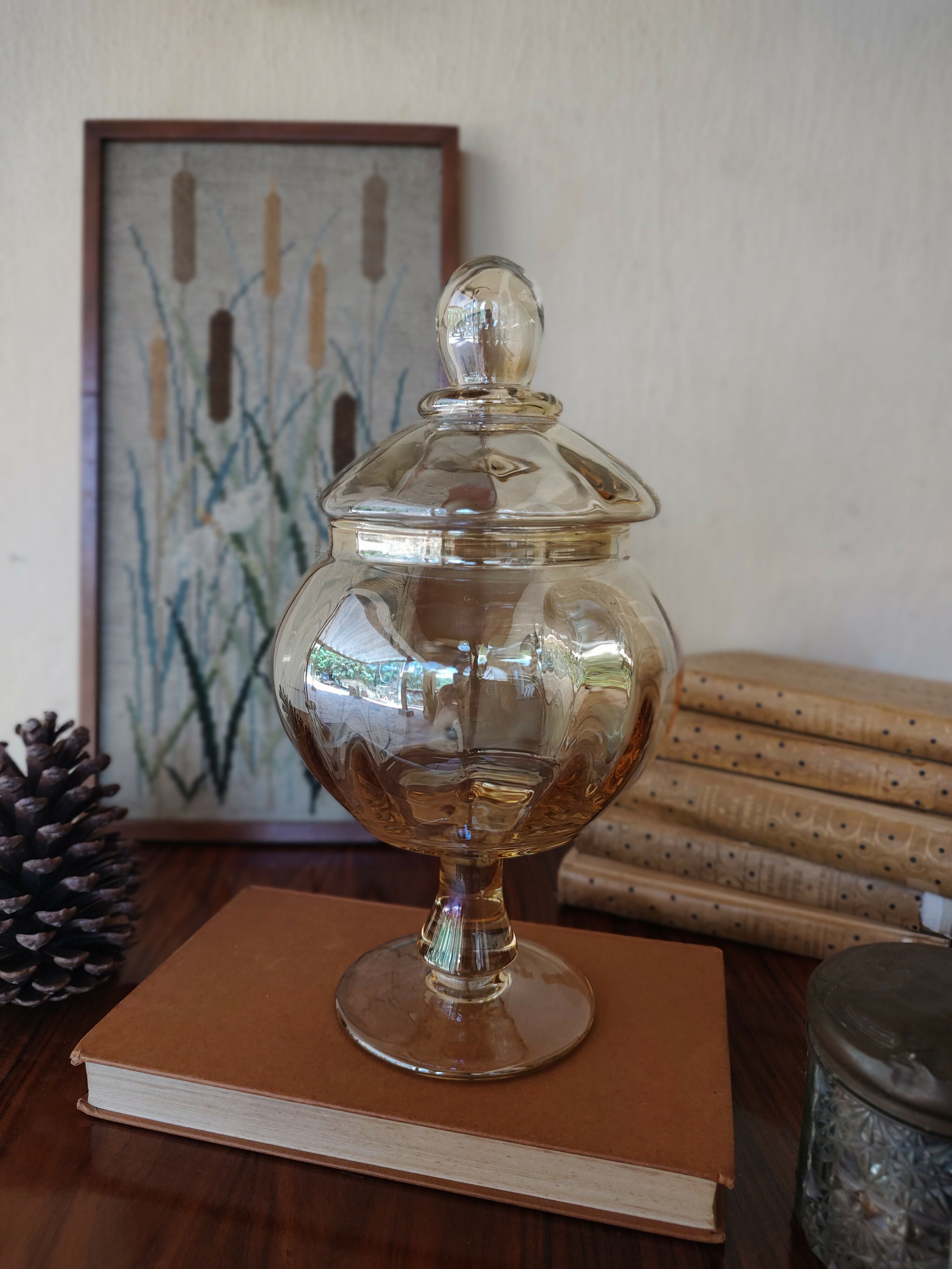 Antigo Baleiro / Bomboniere com tampa em vidro âmbar furta cor