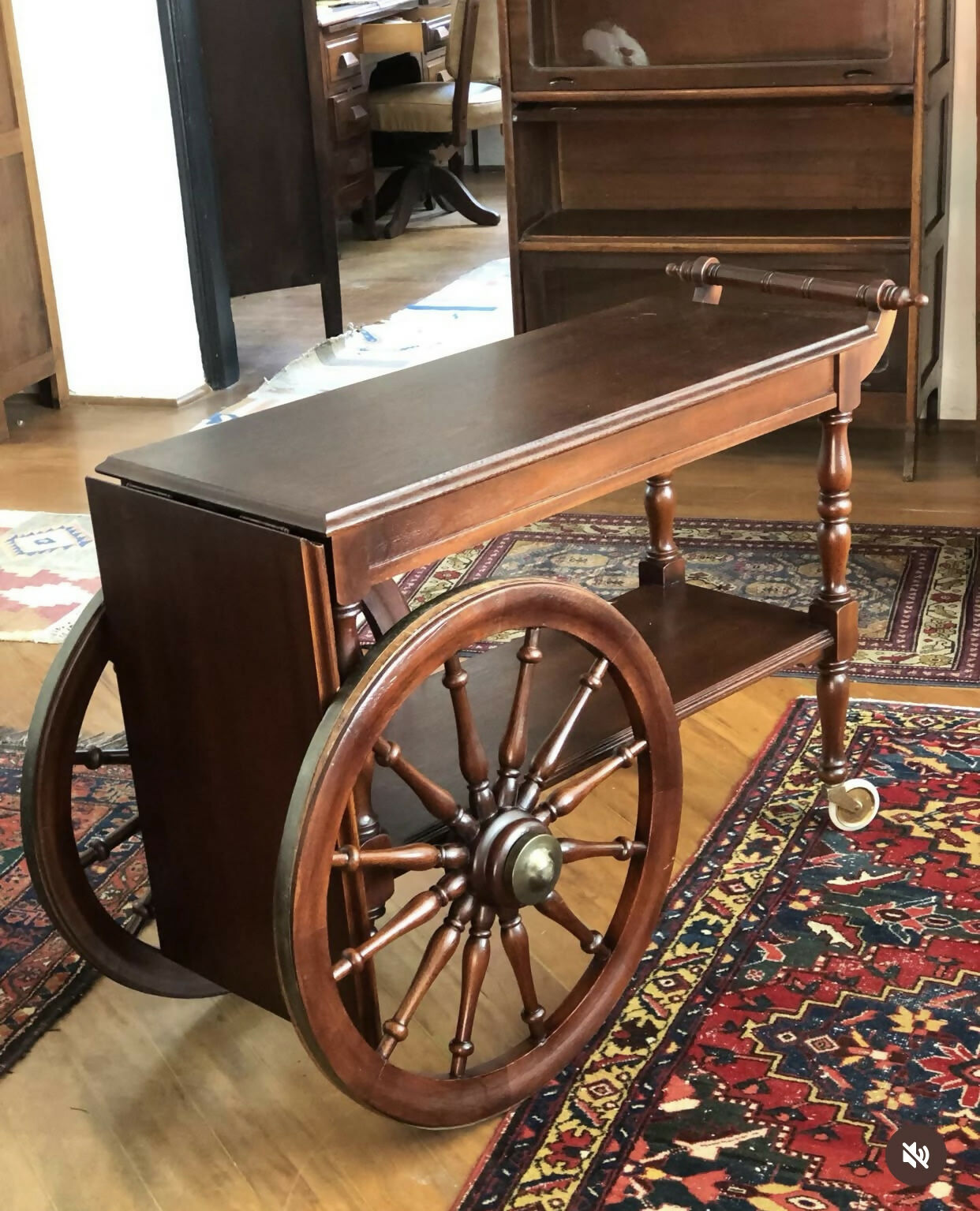 Carrinho de chá com abas laterais dobráveis