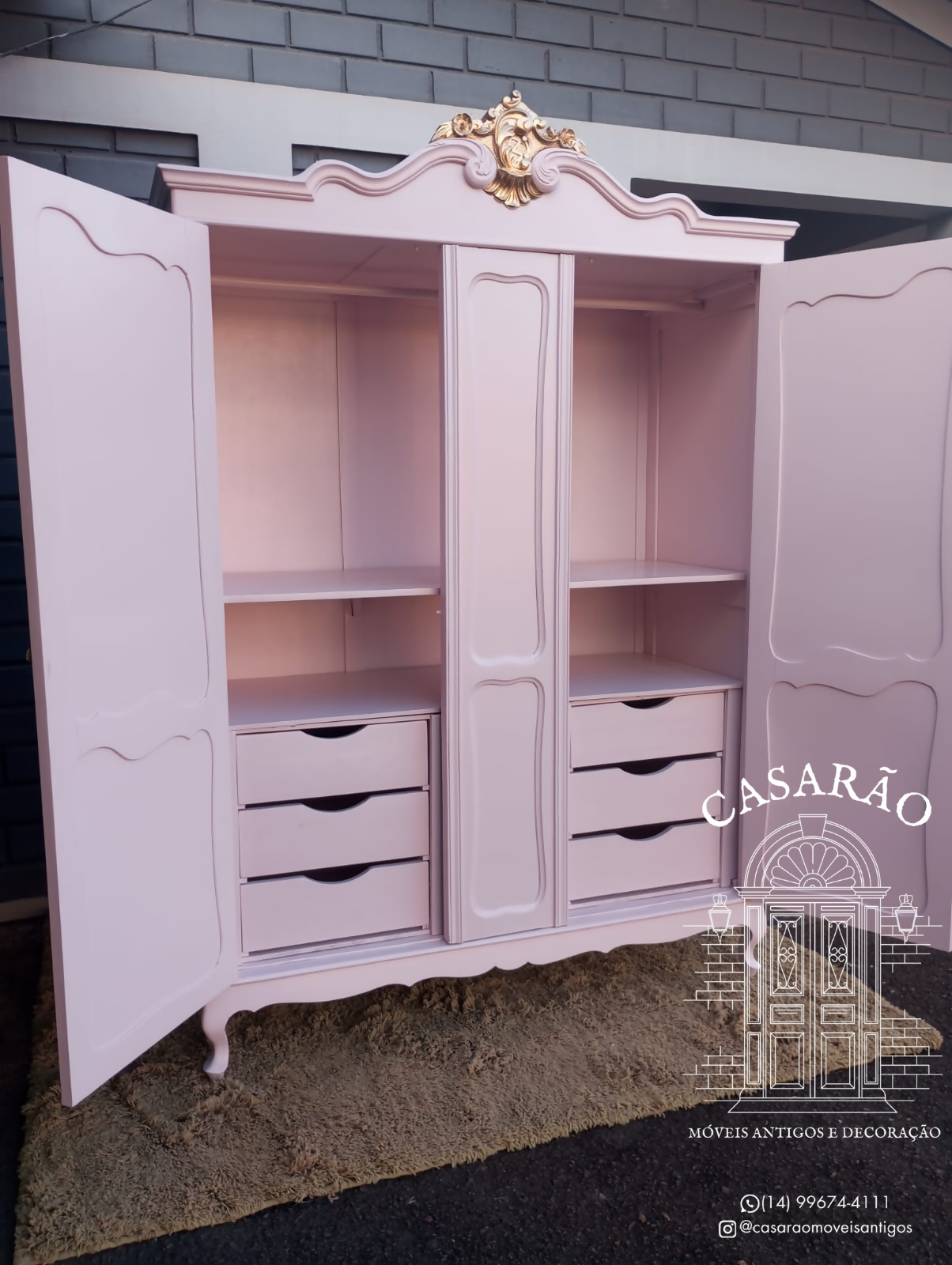 GUARDA-ROUPA LAQUEADO PROVENÇAL com detalhes florais