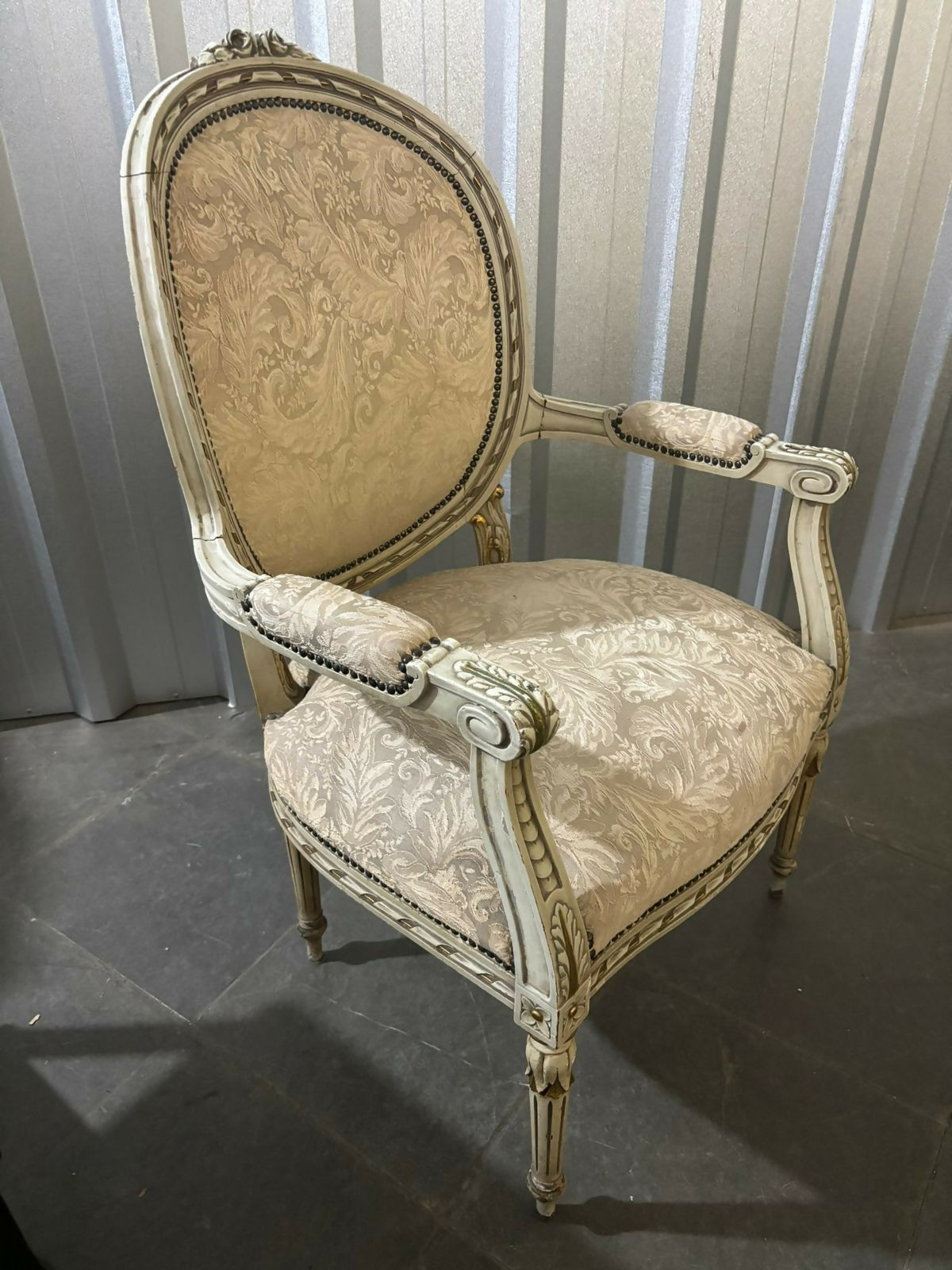 Conjunto de Sofá, estofados em estilo Luis XV composto por 09 peças