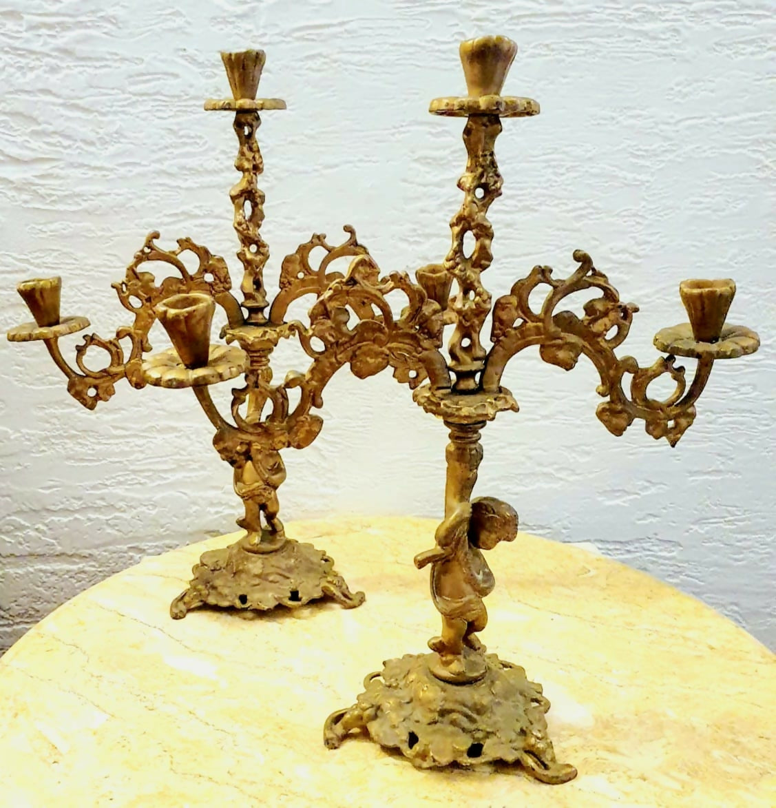 Par de castiçais em bronze maciço com espaço para 3 lúmens. Lindos!