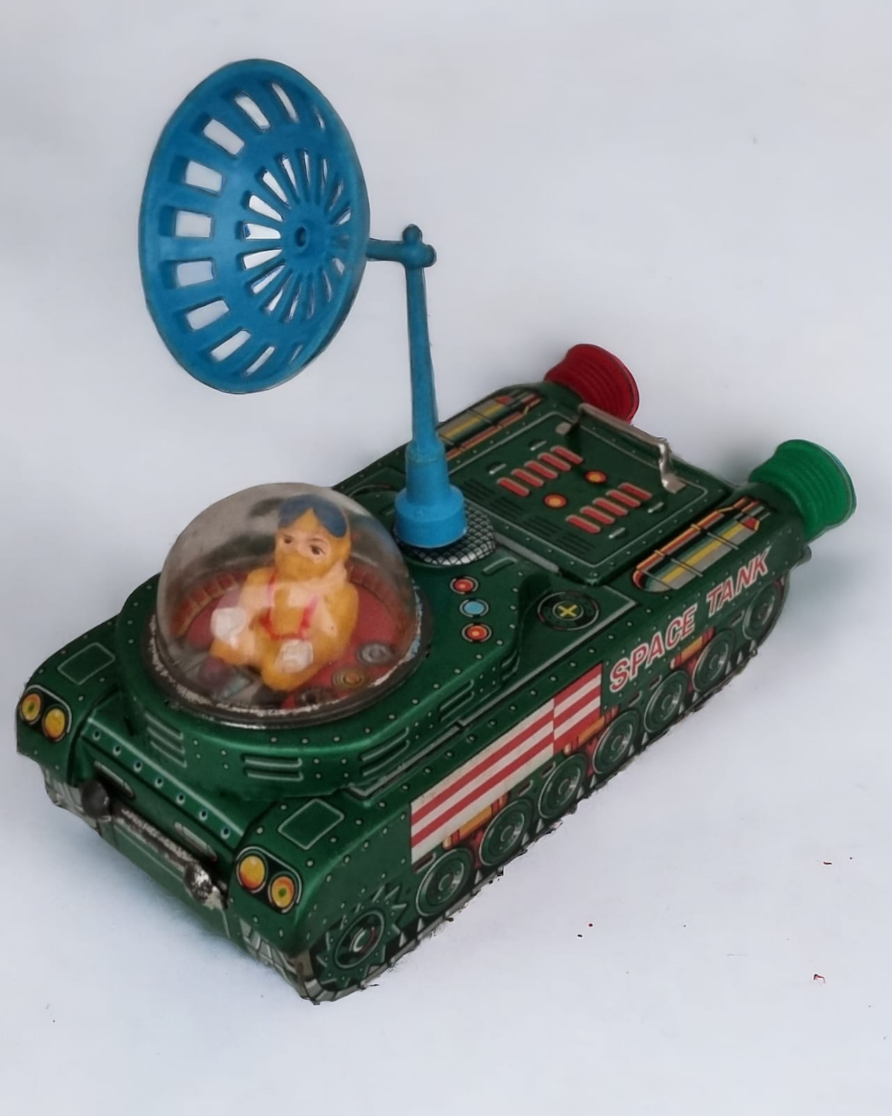 Antigo brinquedo de lata ´´Space tank``.