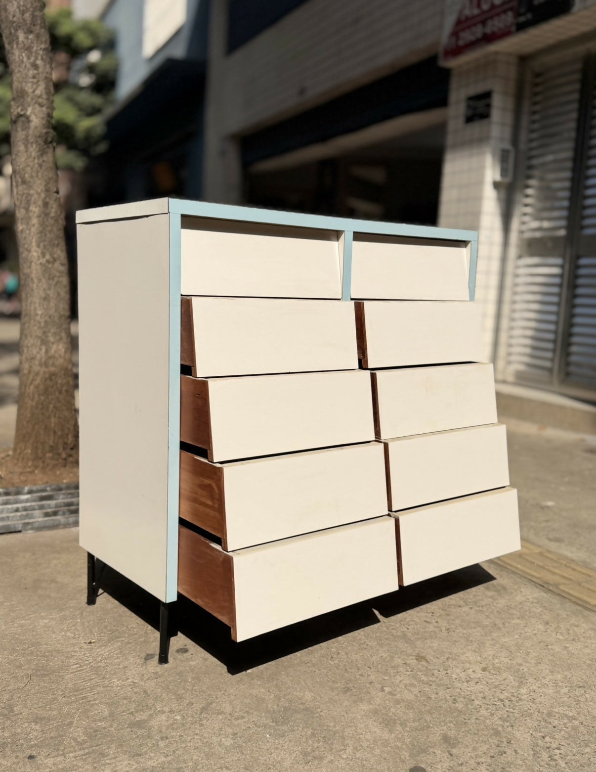 Cômoda anos 70 em Fórmica