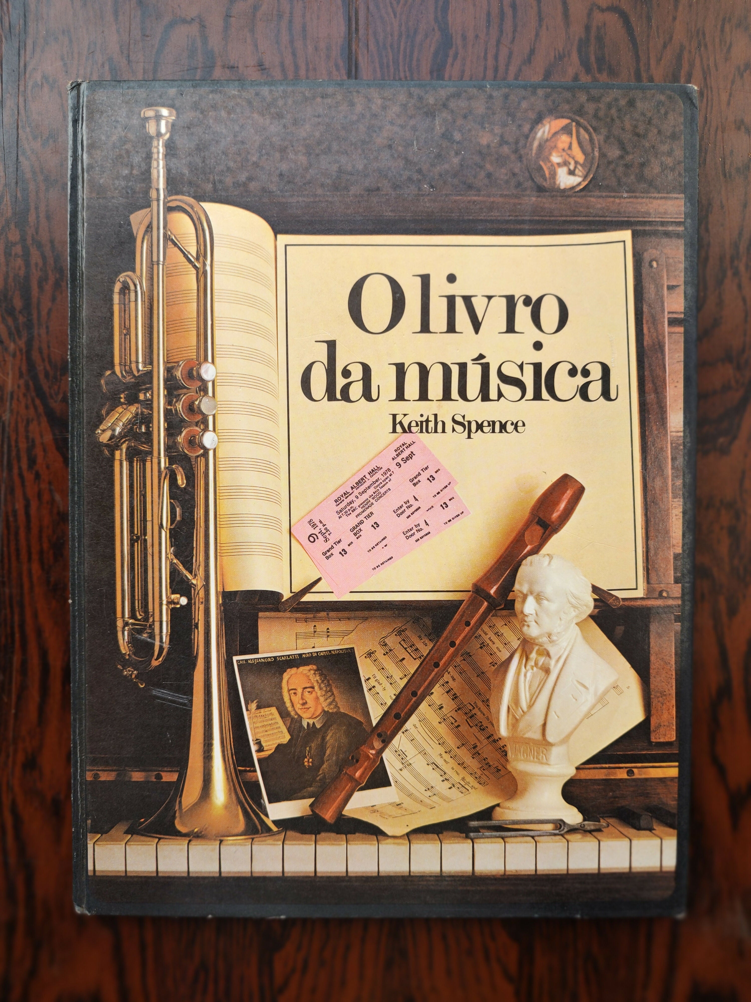 Livro "O livro da Música" publicado em 1979