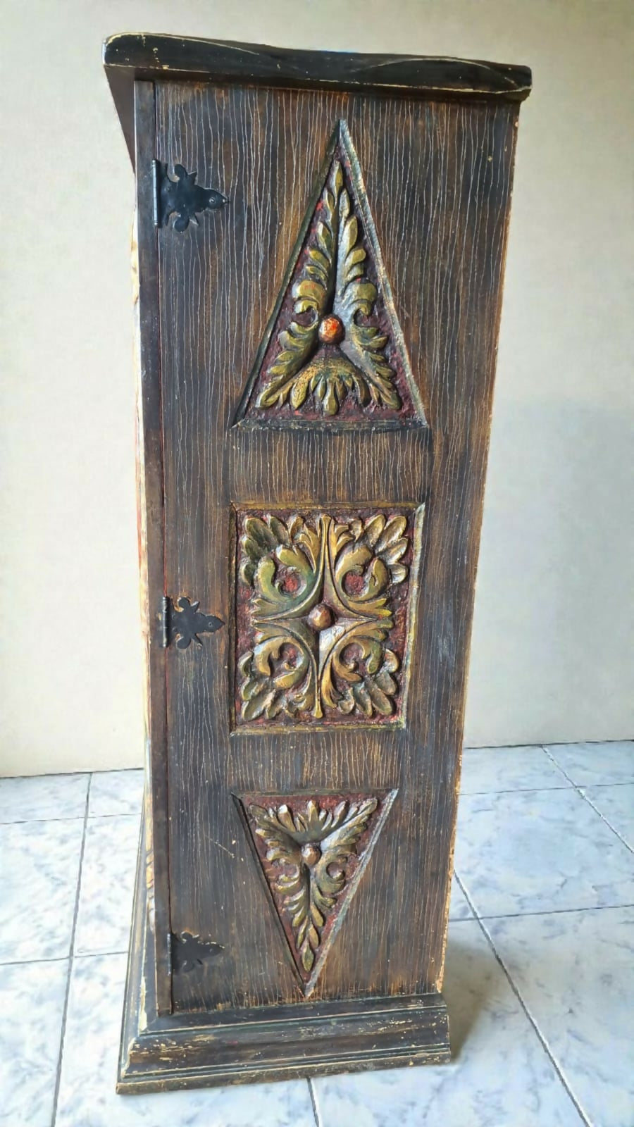 Armário Antigo estilo Sacro