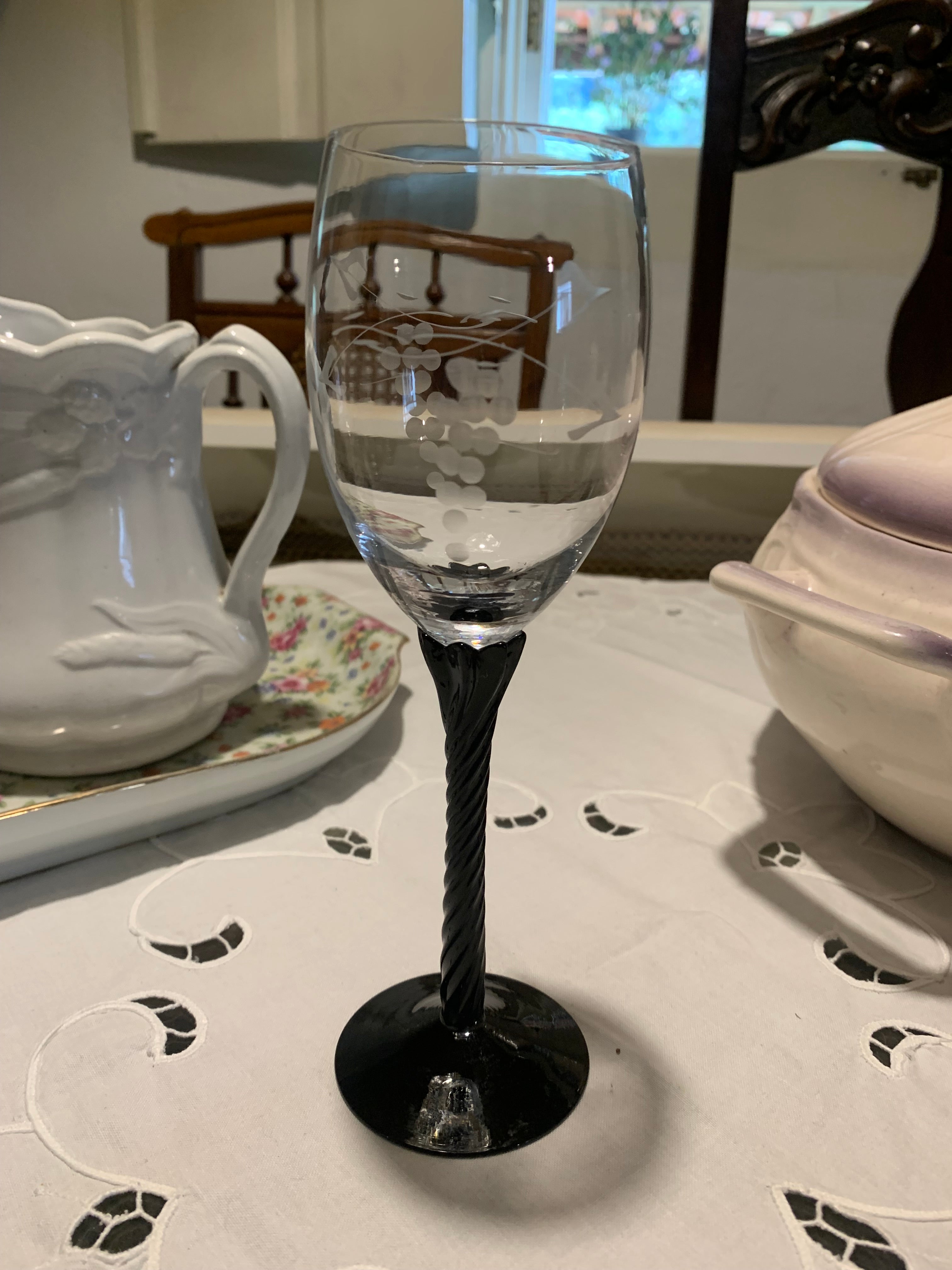 Taça solteira copo de vinho em vidro muito delicado
