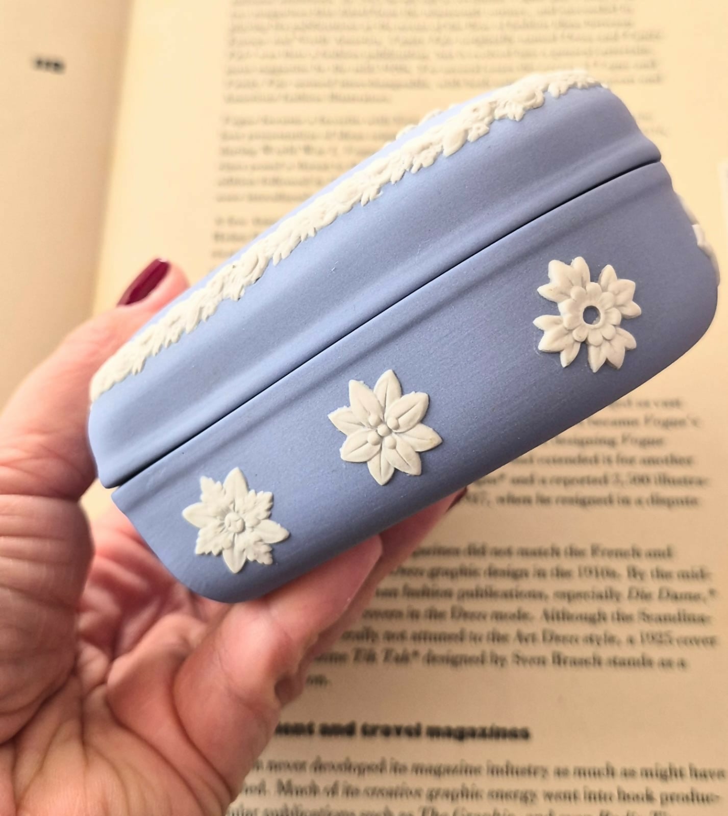 Caixa porta joias em jasperware inglês Wedgwood. Maravilhosa!