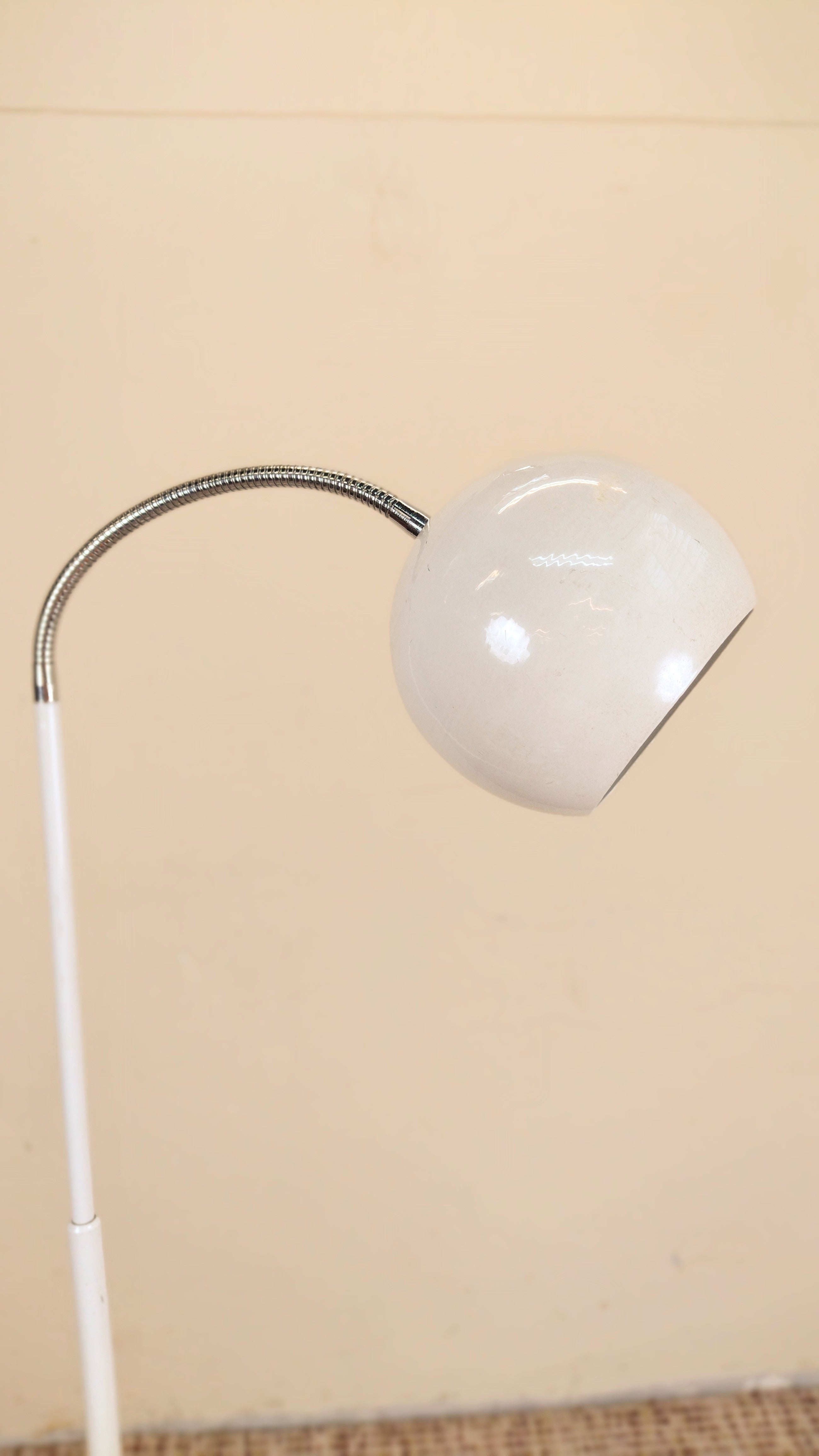 Luminária de Chão em ferro branco (A- 179cm)