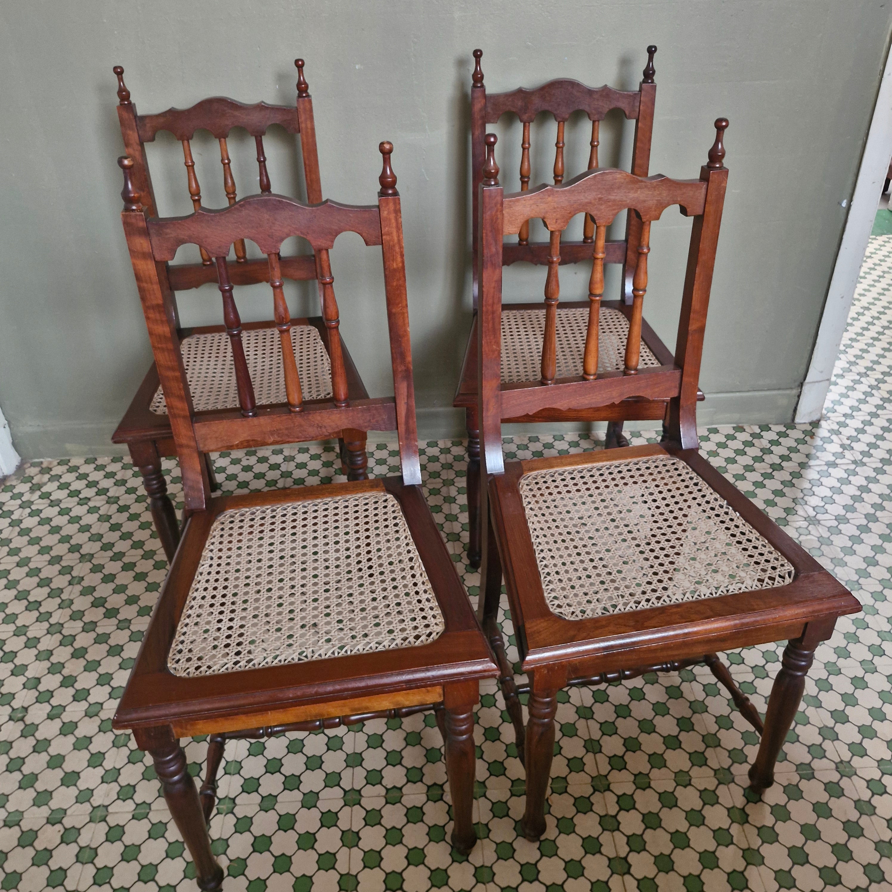 Cadeiras Colonial Assento Palhinha