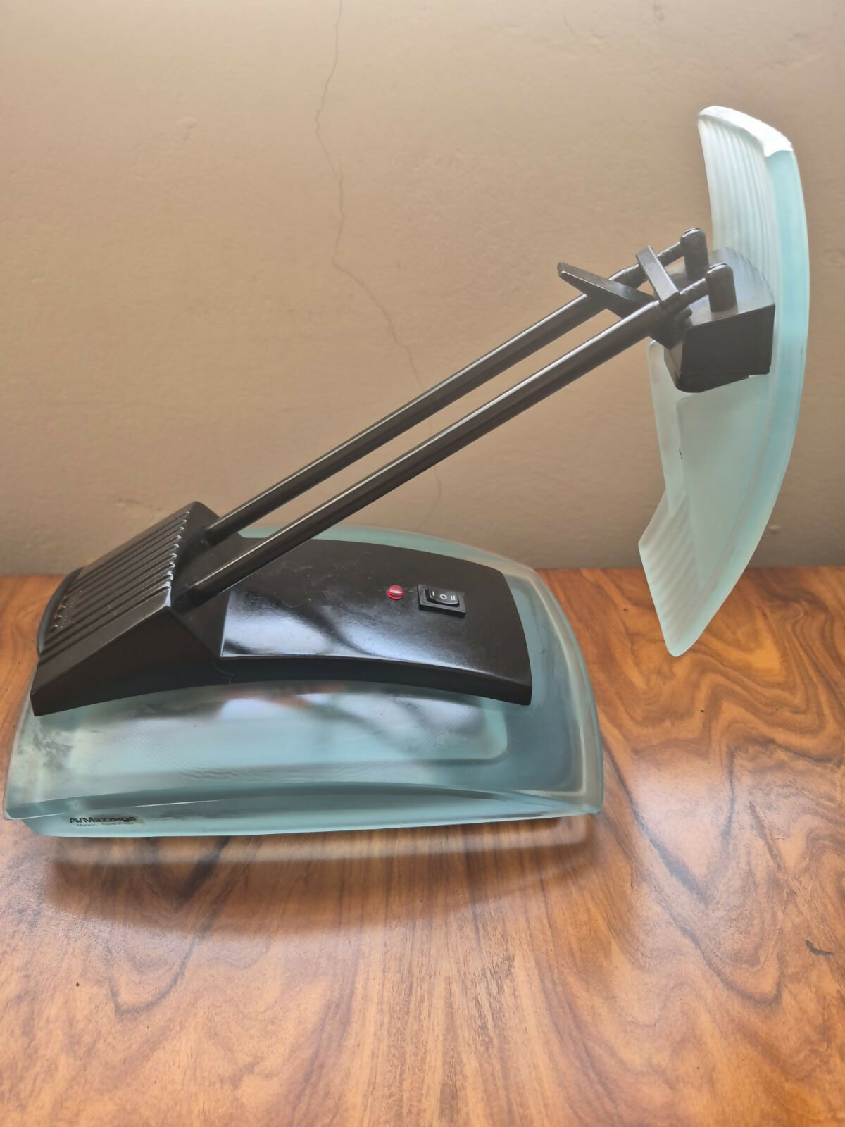 Luminária de mesa em murano da renomada manufatura A.V. Mazzega.