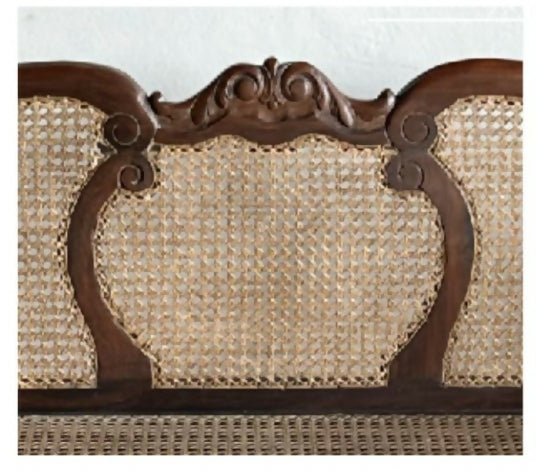 Marquesa antiga em madeira e palhinha