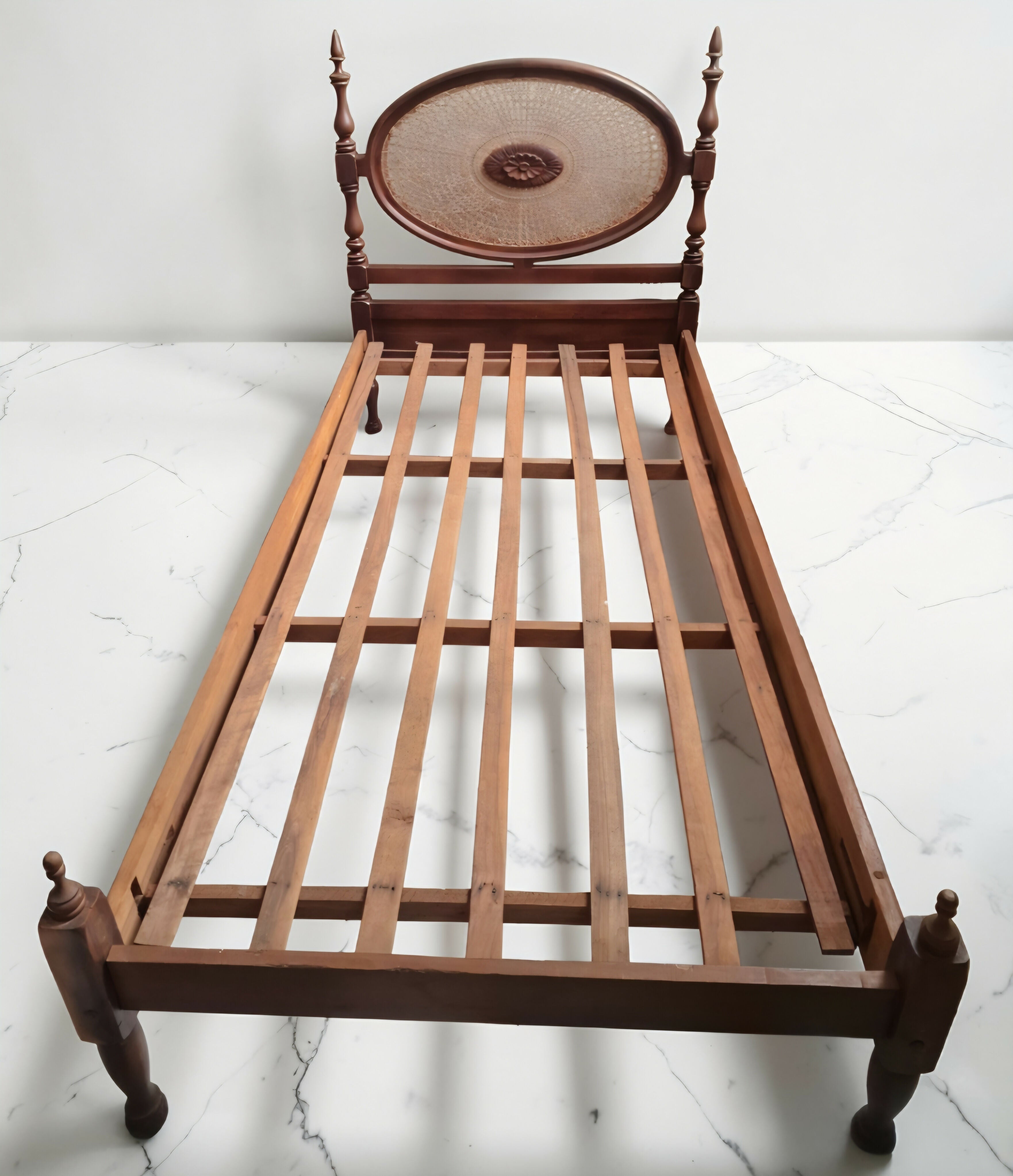 Cama de Solteiro em Palhinha