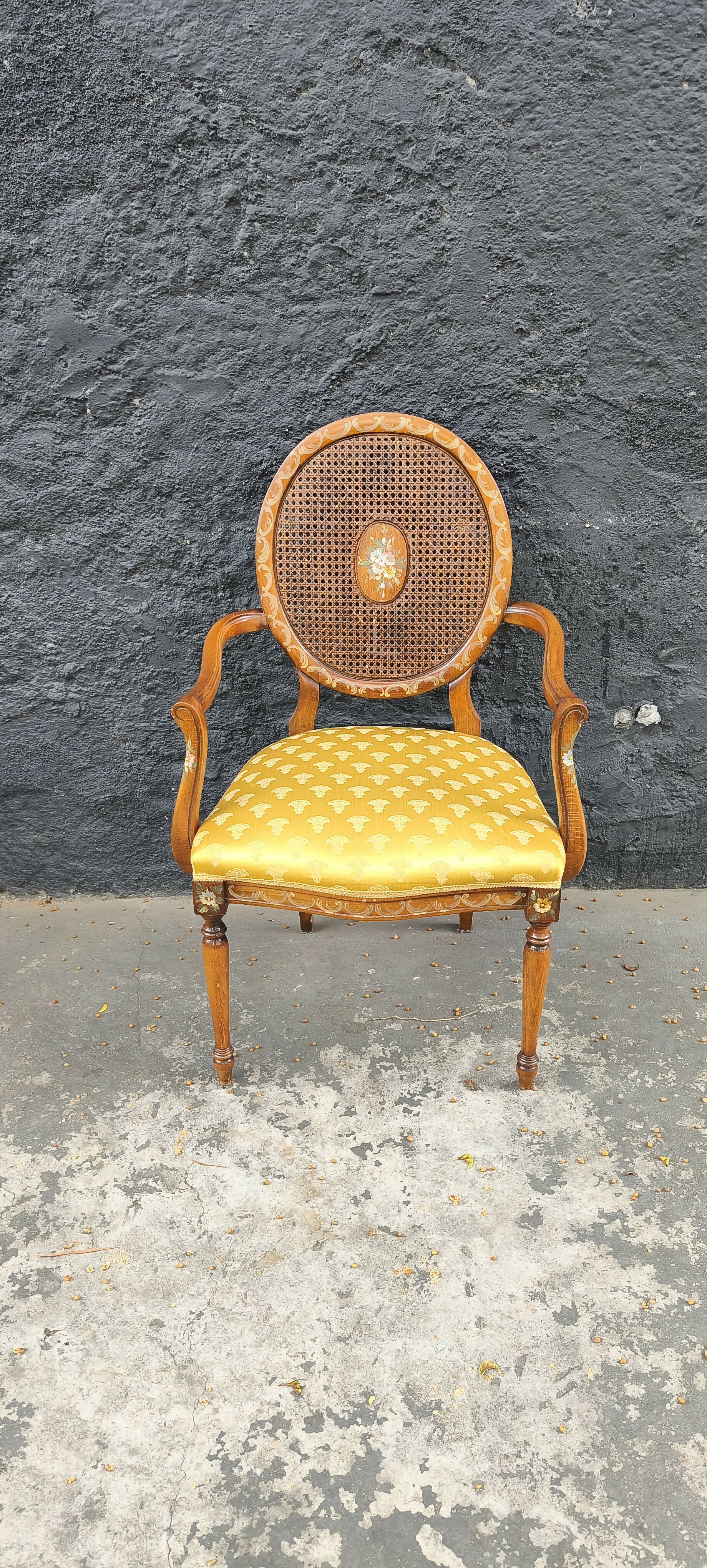 Par de Poltronas Medalhão em Carvalho e Palhinha