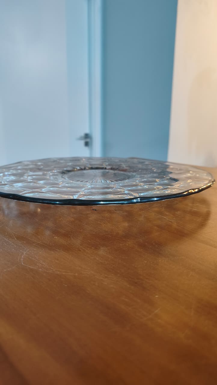 Prato Decorativo em Vidro Trabalhado com Motivos Florais – 34 cm