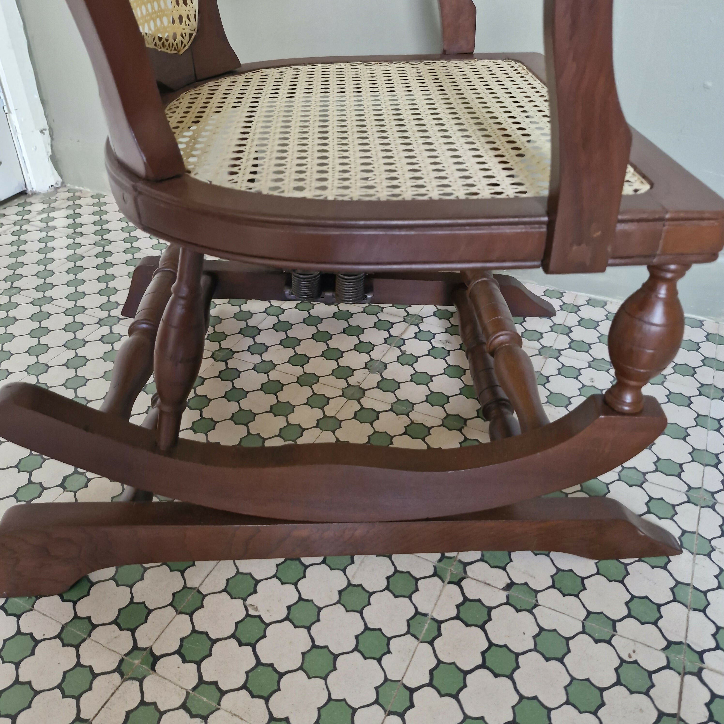 Cadeira de Balanço Colonial com palhinha