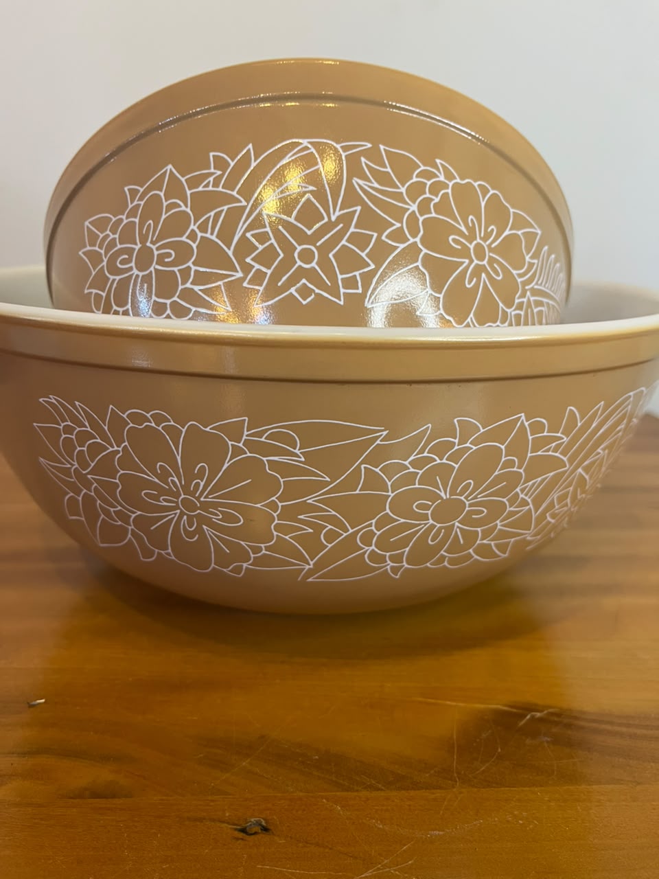 Conjunto de Tigelas Marrom Vintage com Motivos Florais