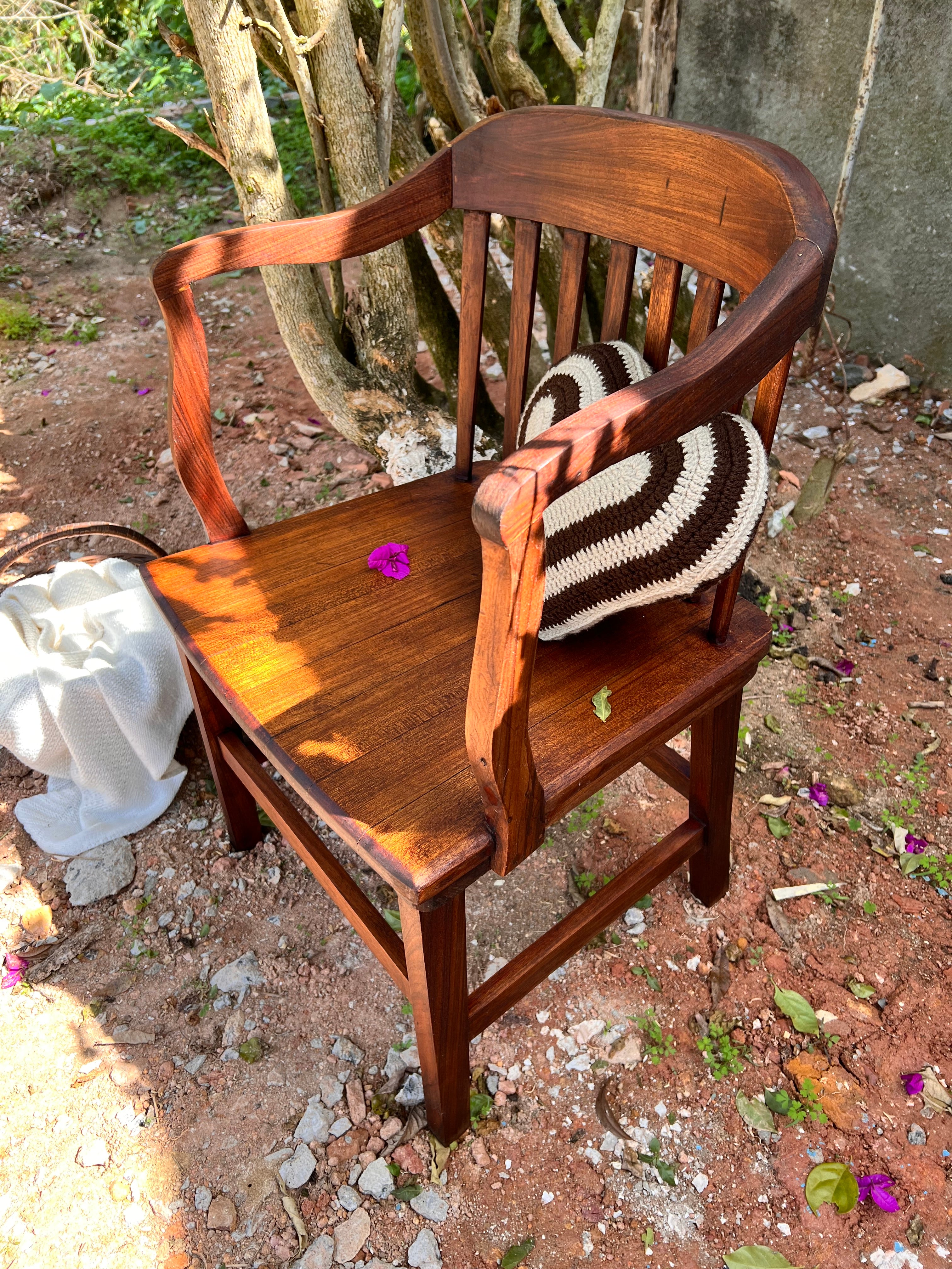 Antiga Cadeira de madeira (dita) Xerife 