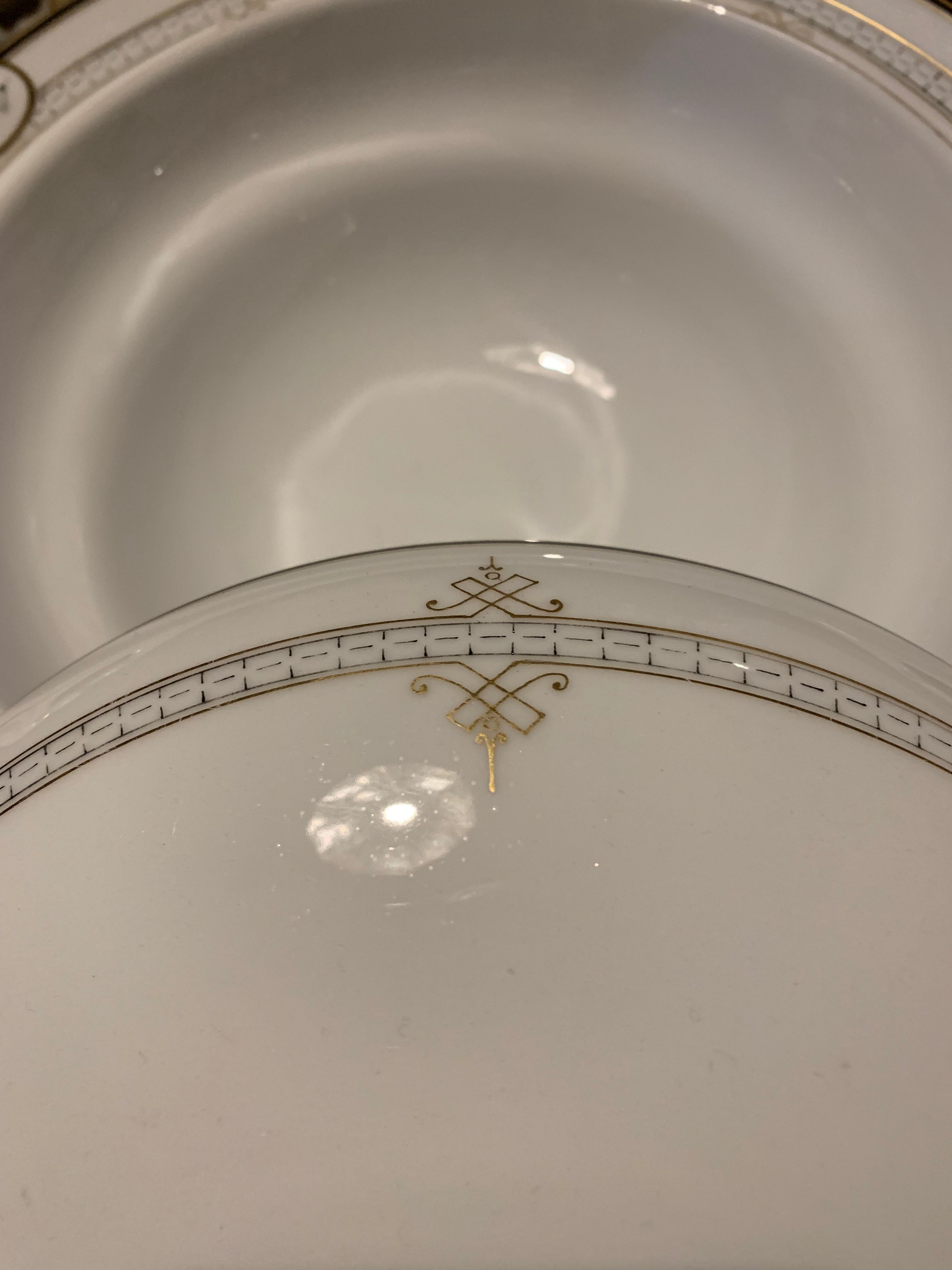 Rica sopeira em porcelana Segunda Guerra Mundial