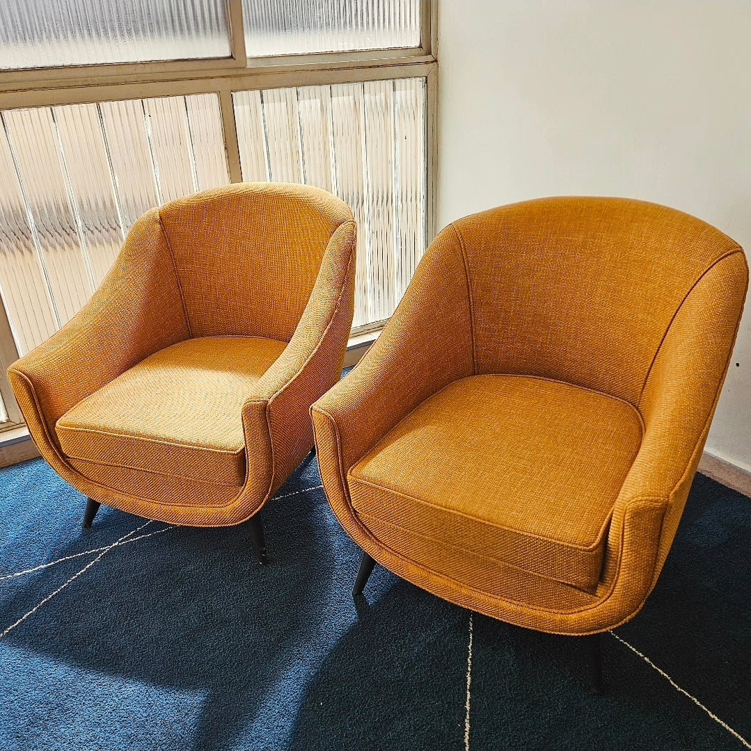PAR DE POLTRONAS AMARELAS EM LINHO RÚSTICO – ANOS 50