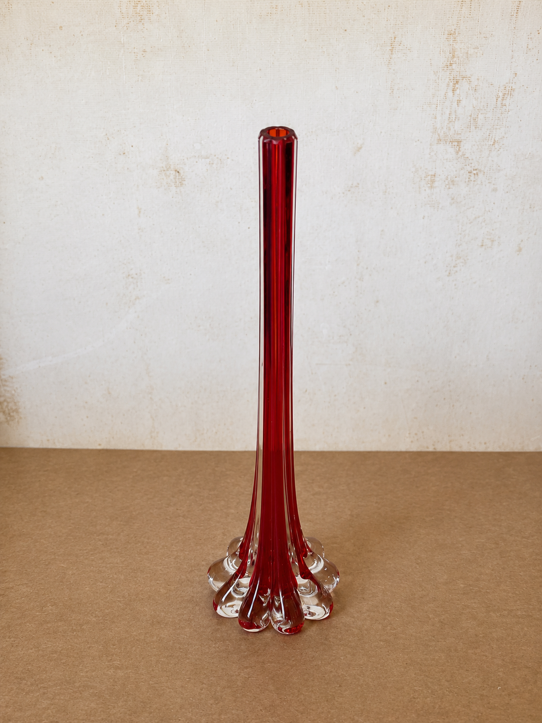 Vaso solifleur em vidro vermelho com base translúcida (DMCPS_478)
