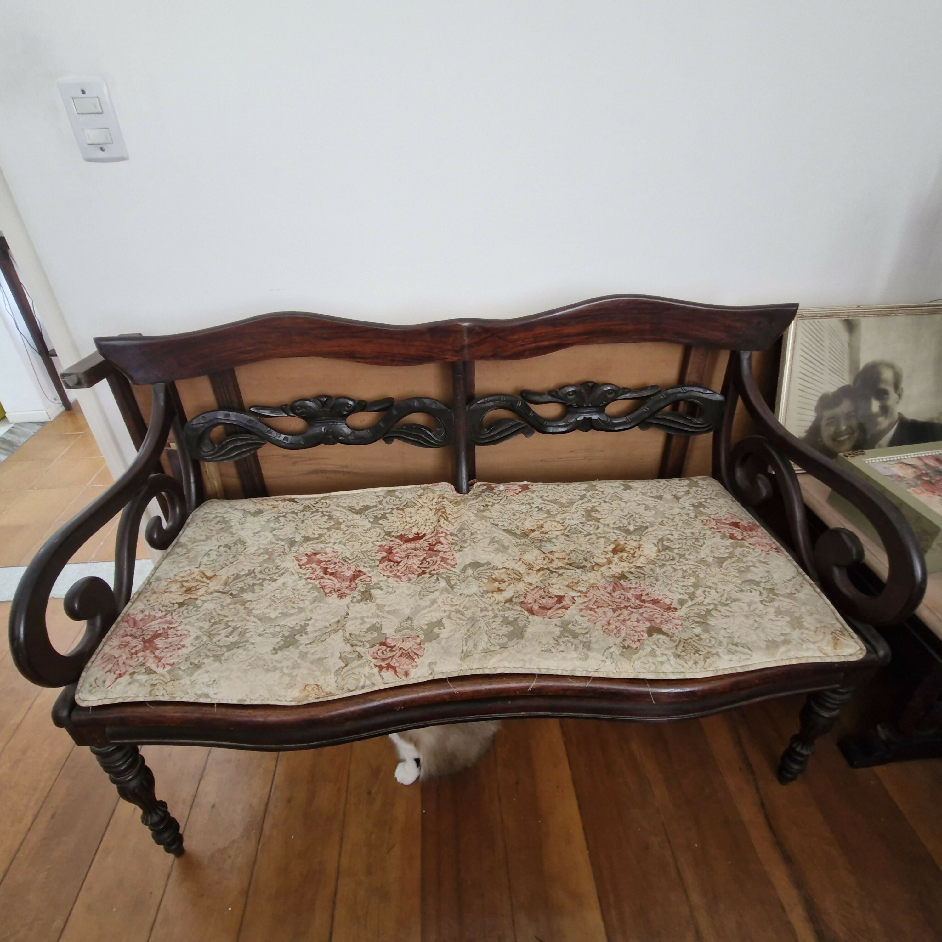 Namoradeira antiga anos 50, jacarandá com palhinha