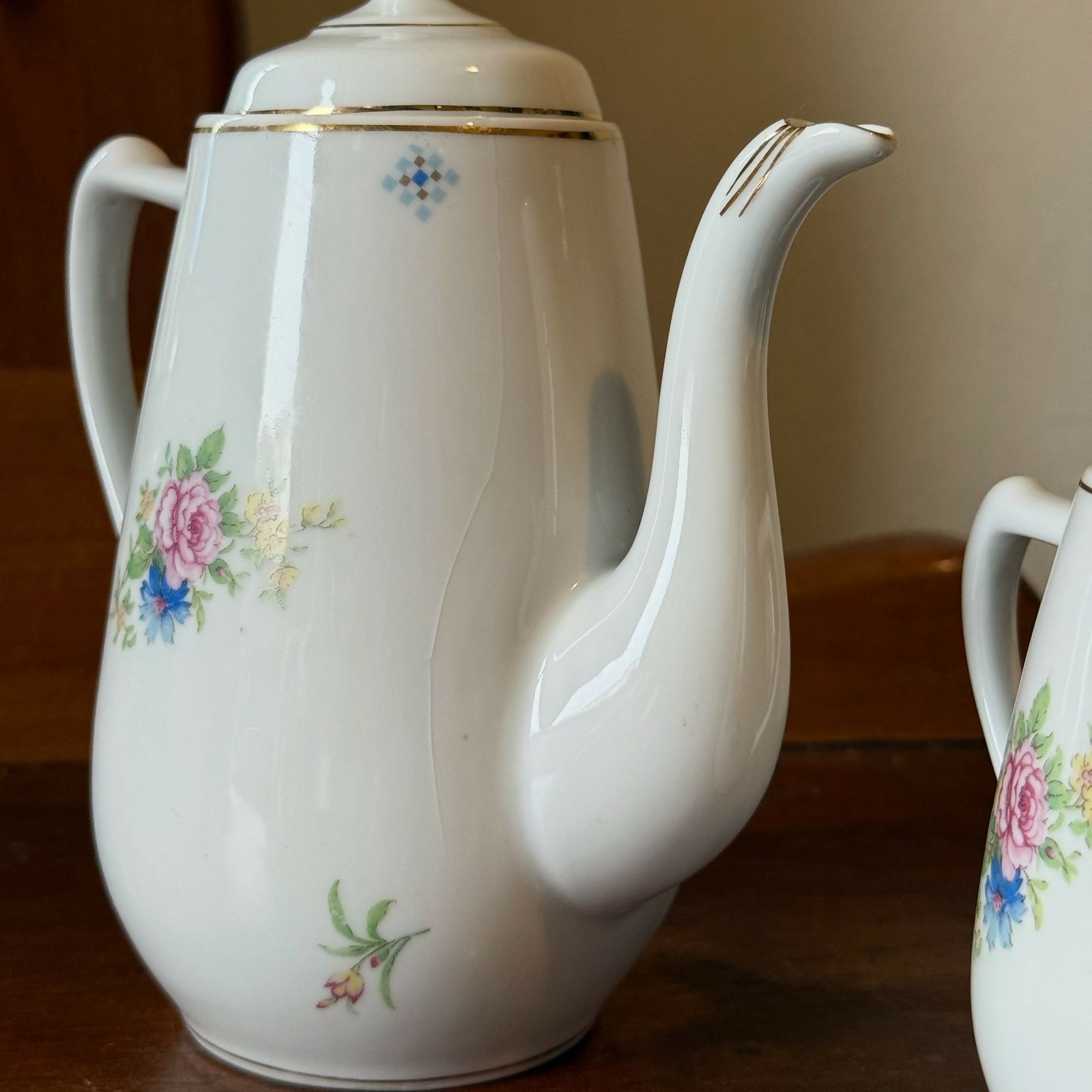 Bule de Café + Cremeira em Porcelana Vitrificada da Manufatura Porcelana Real