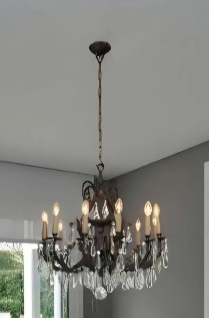 Antigo Lustre Pendente em Bronze e Vidro com 13 braços 