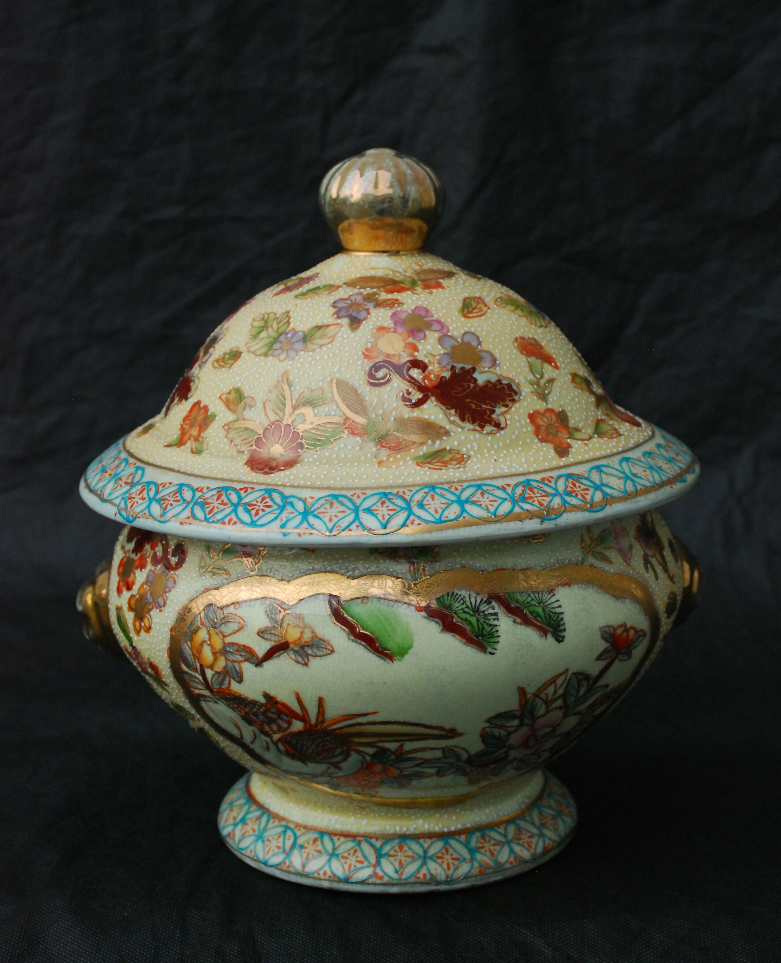 Antigo Potiche cerâmica decorada a mão, anos 50 - 30 x 25