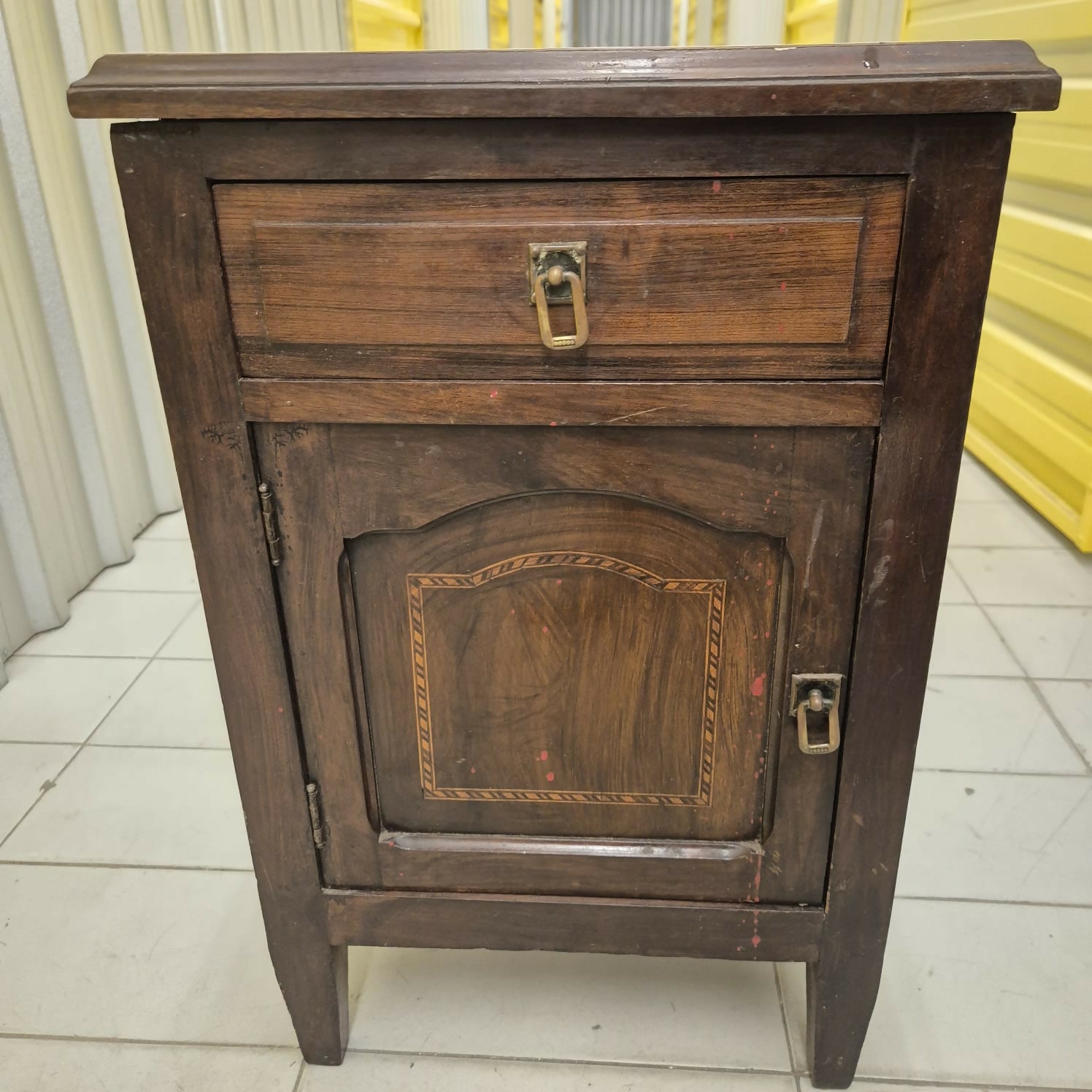 Mesinha decorativa com Marchetaria