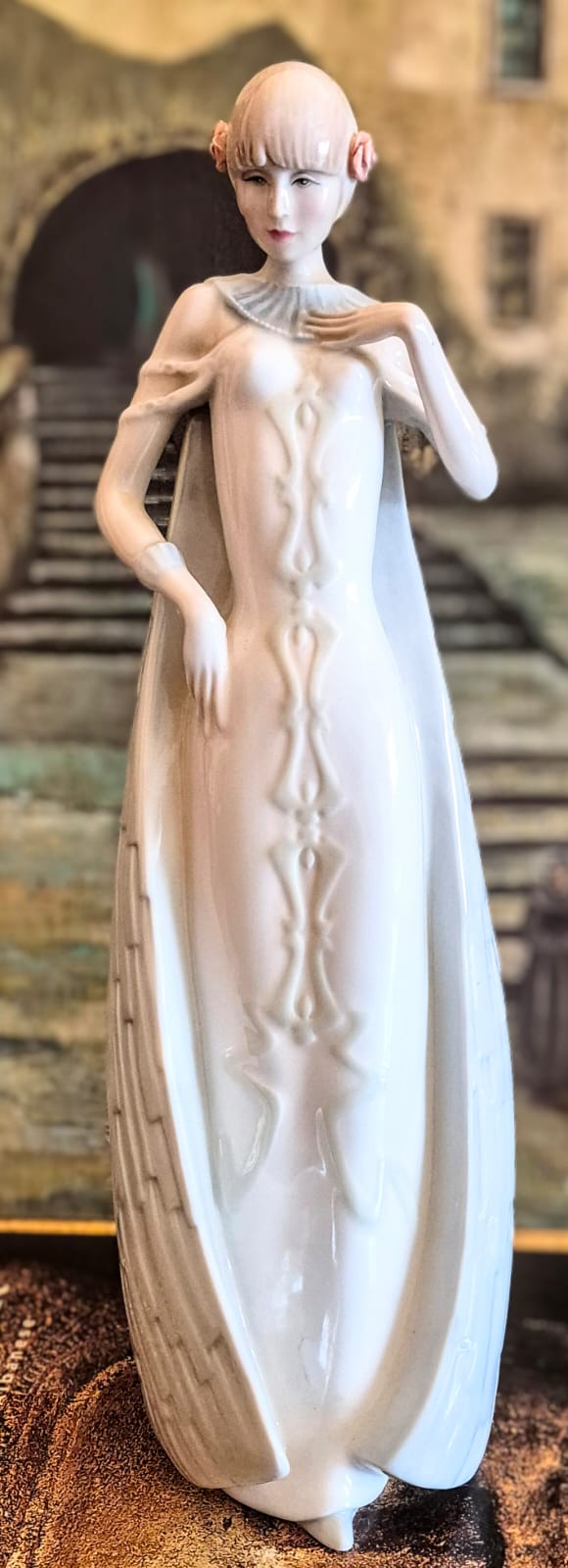 Incrível estatueta vintage Art Déco em porcelana inglesa Royal Doulton, muito rara, da linha Reflections Debut de 1984