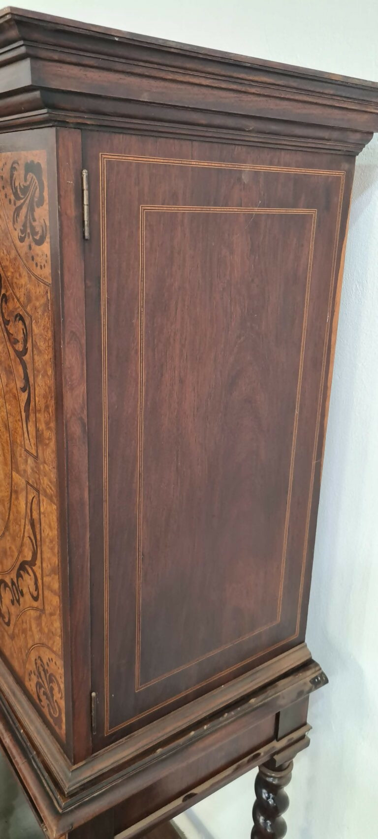 Contador/ Armário Jacarandá com marchetaria séc. XVI