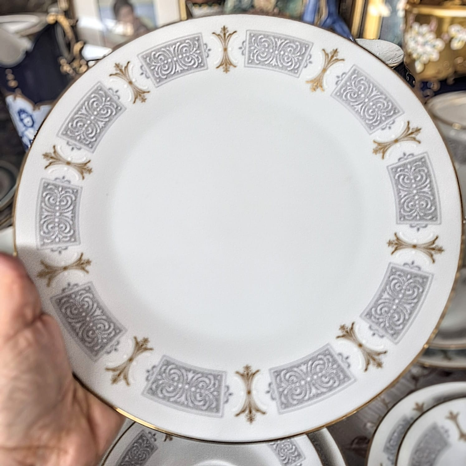 Conjunto de chá em porcelana japonesa Noritake,  linha Classique, 22 peças. Maravilhoso.