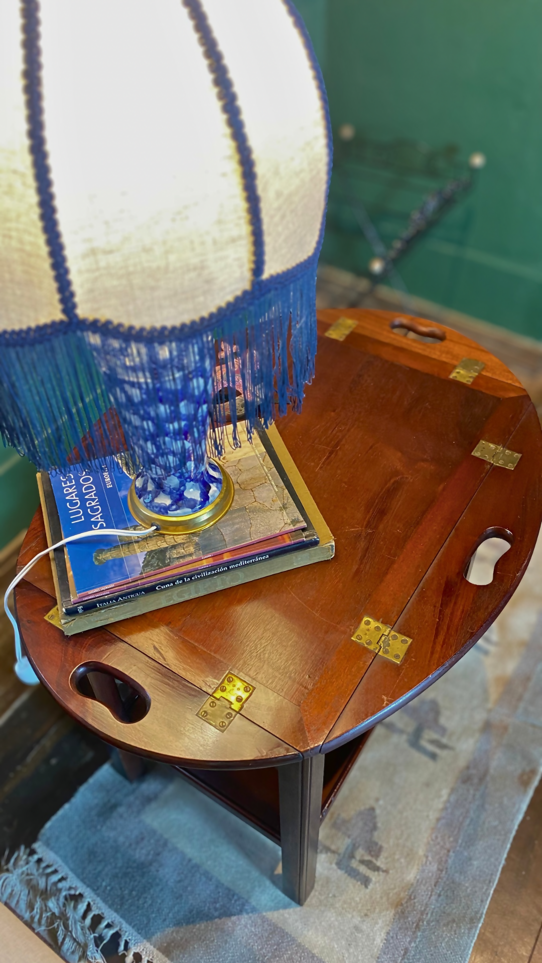 Mesinha lateral Bandeja em madeira e latão