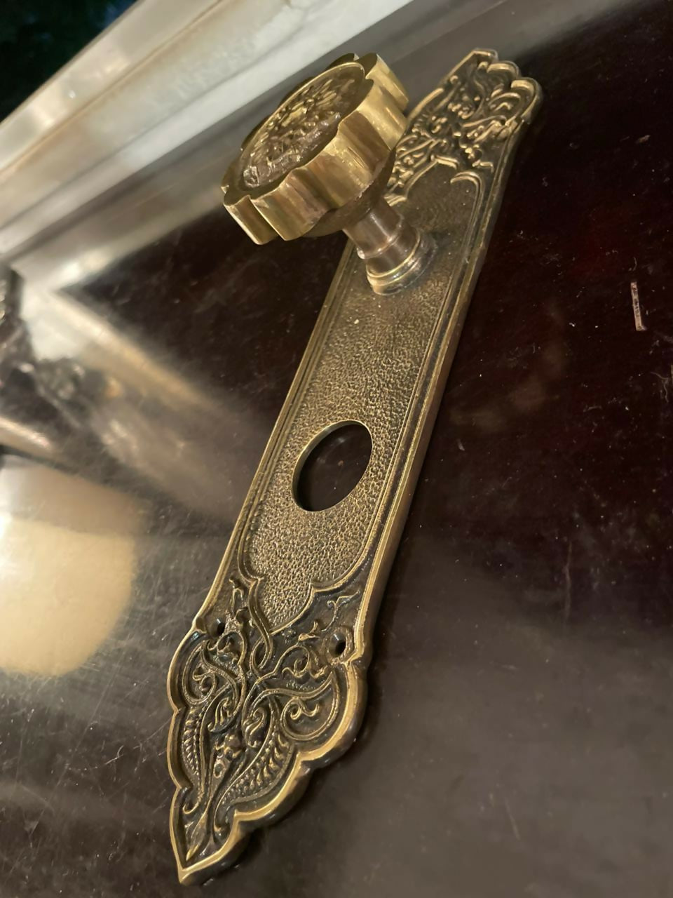 Par de fechaduras em bronze fundido ornamentado