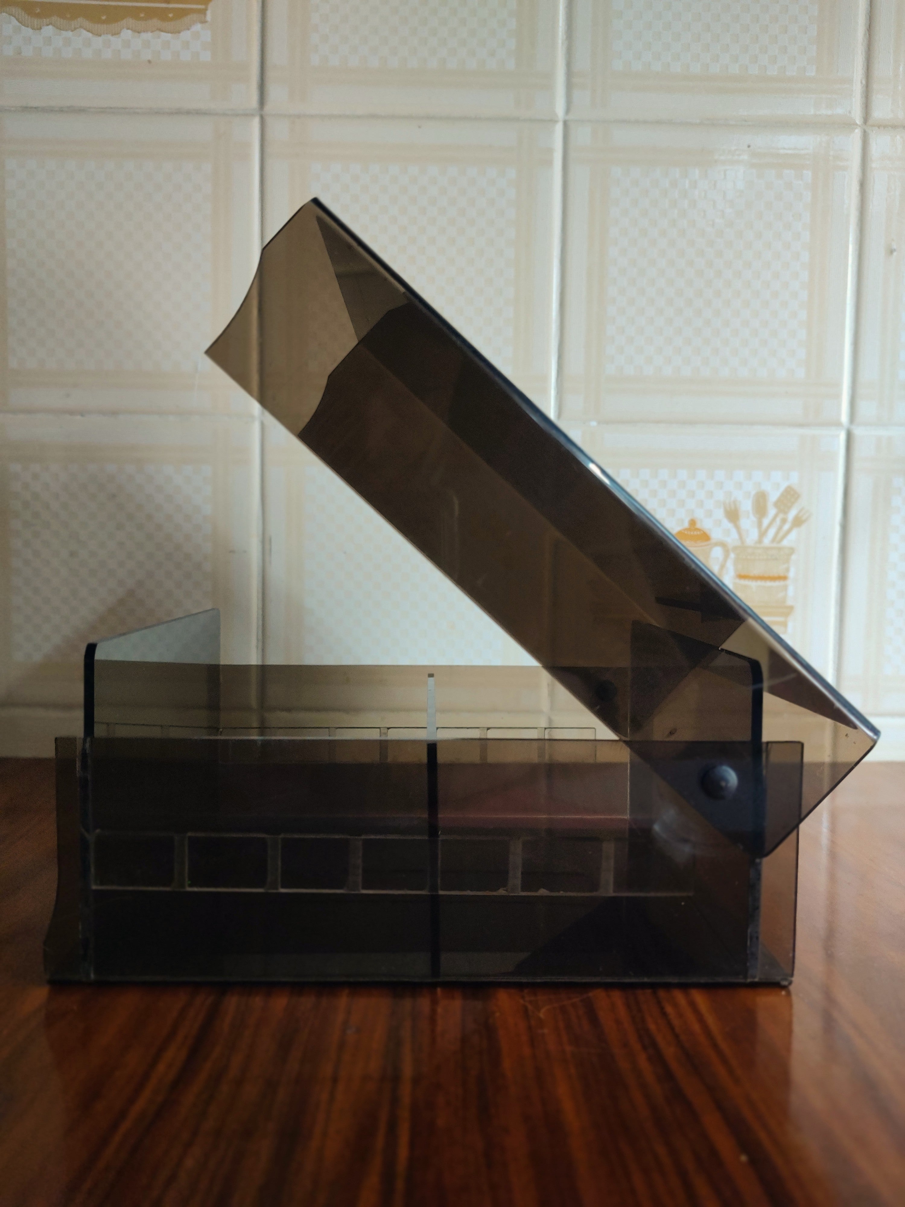 Fichário de mesa retangular (ou porta treco!) em acrílico fumê preto