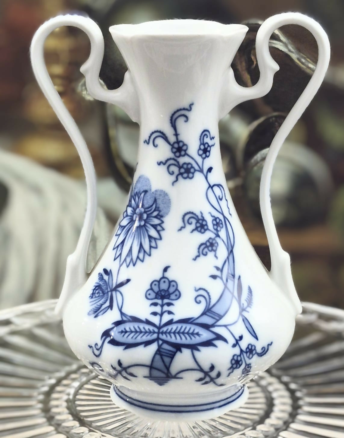 Vaso Ânfora em porcelana tcheca Leander Loucky, padrão cebolinha. Perfeito e lindo!