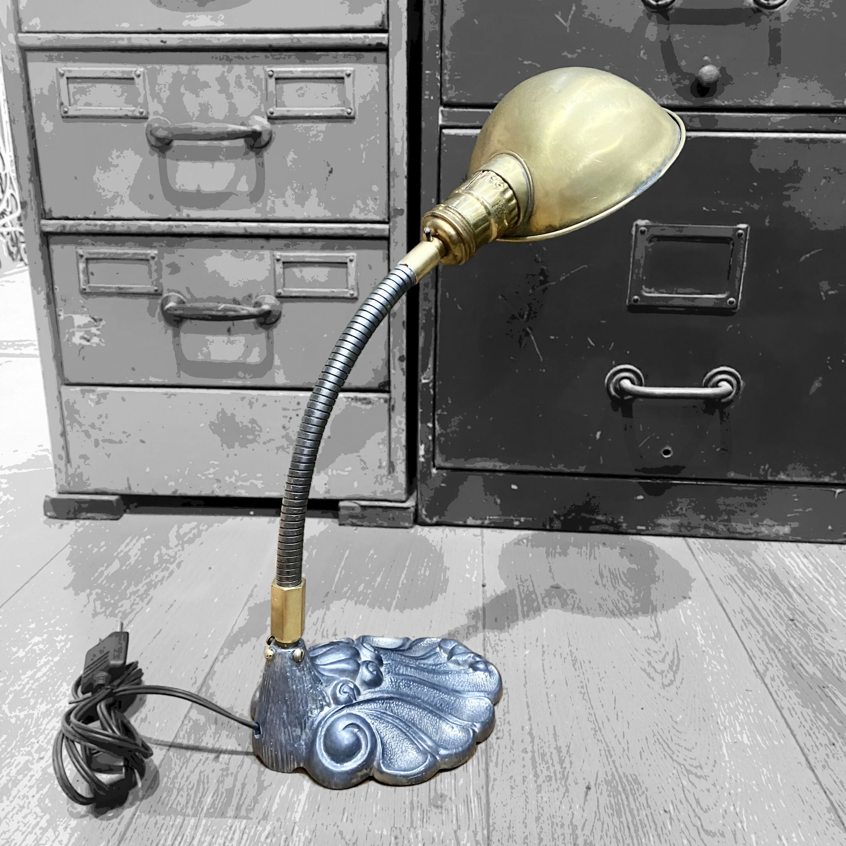 Luminária antiga - Estilo Art-Noveau