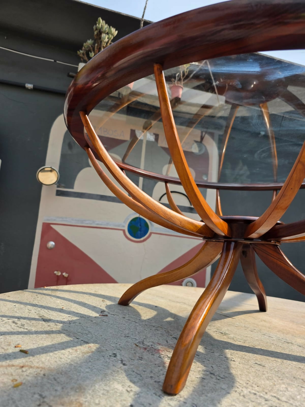 Mesa de centro Aranha de Giuseppe Scapinelli em Caviúna
