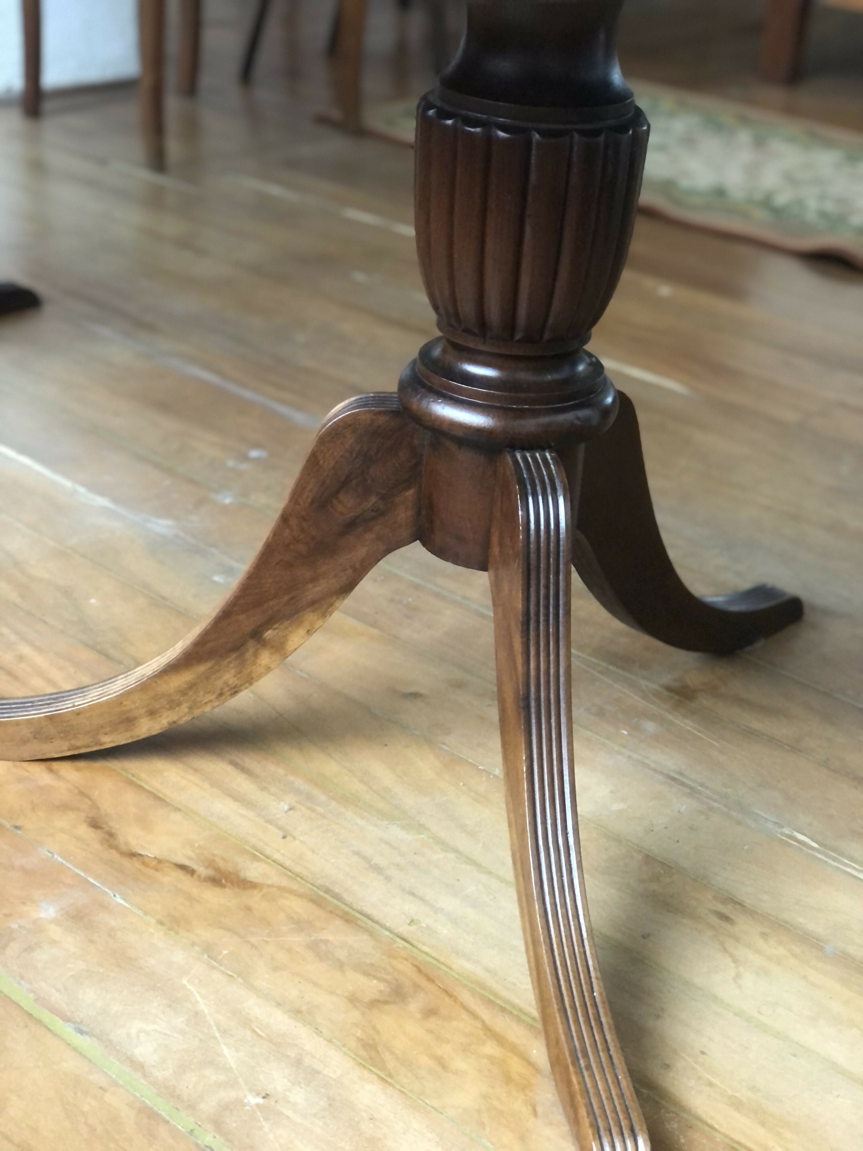 Mesa de jantar retangular com lâmina de Jacarandá