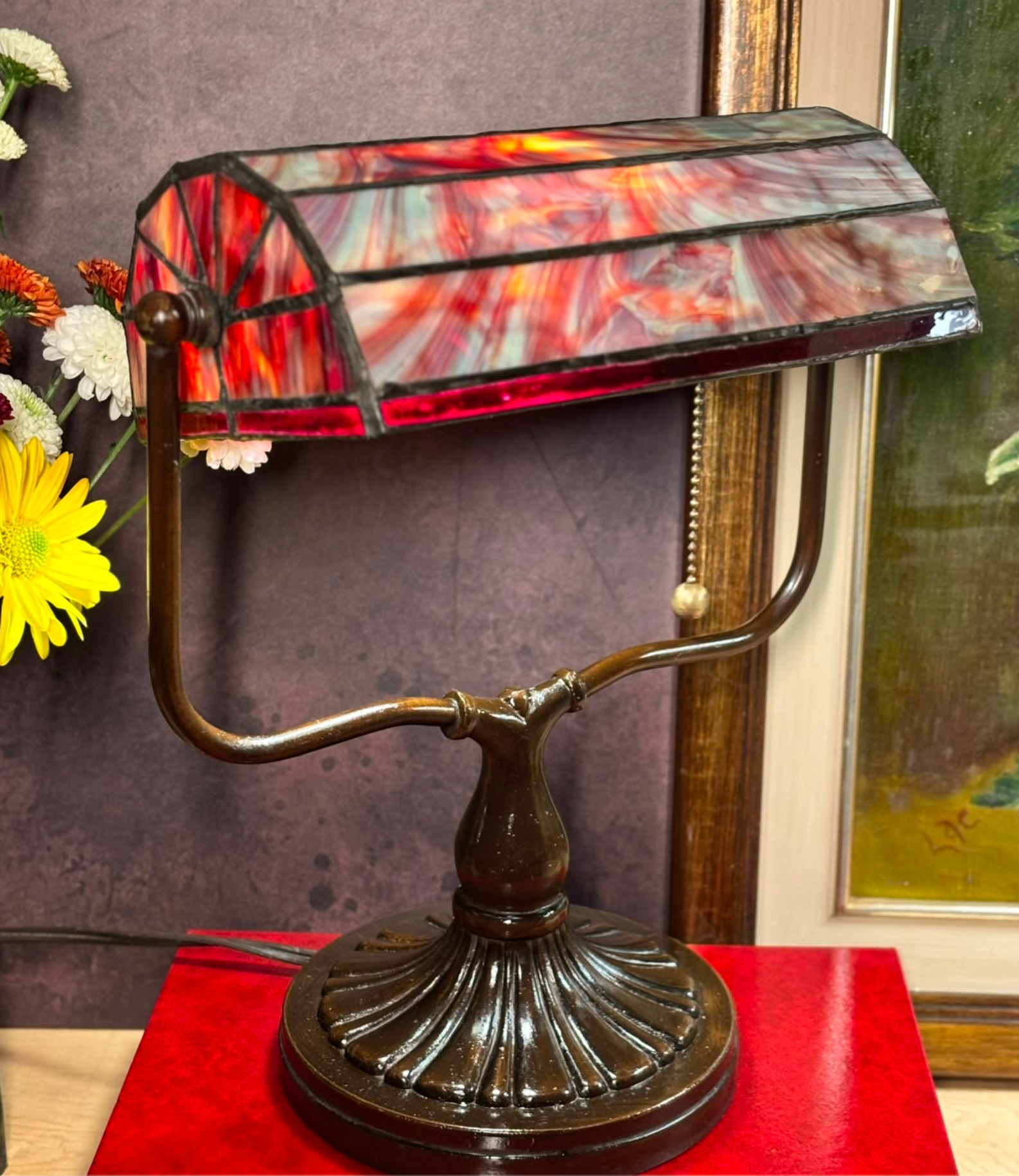 Luminária De Mesa Inspiração Tiffany Em Vitral Vermelho, Vinho e Âmbar 