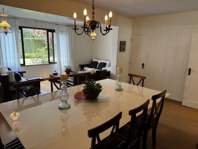 Mesa de jantar retangular em laca branca (10 lugares)