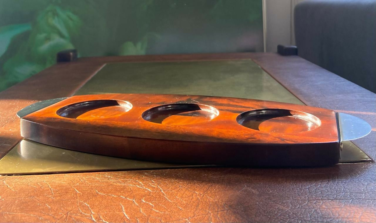 Tábua Oval Tropic Art em Imbuia com Alças em Inox DMCPS_069)