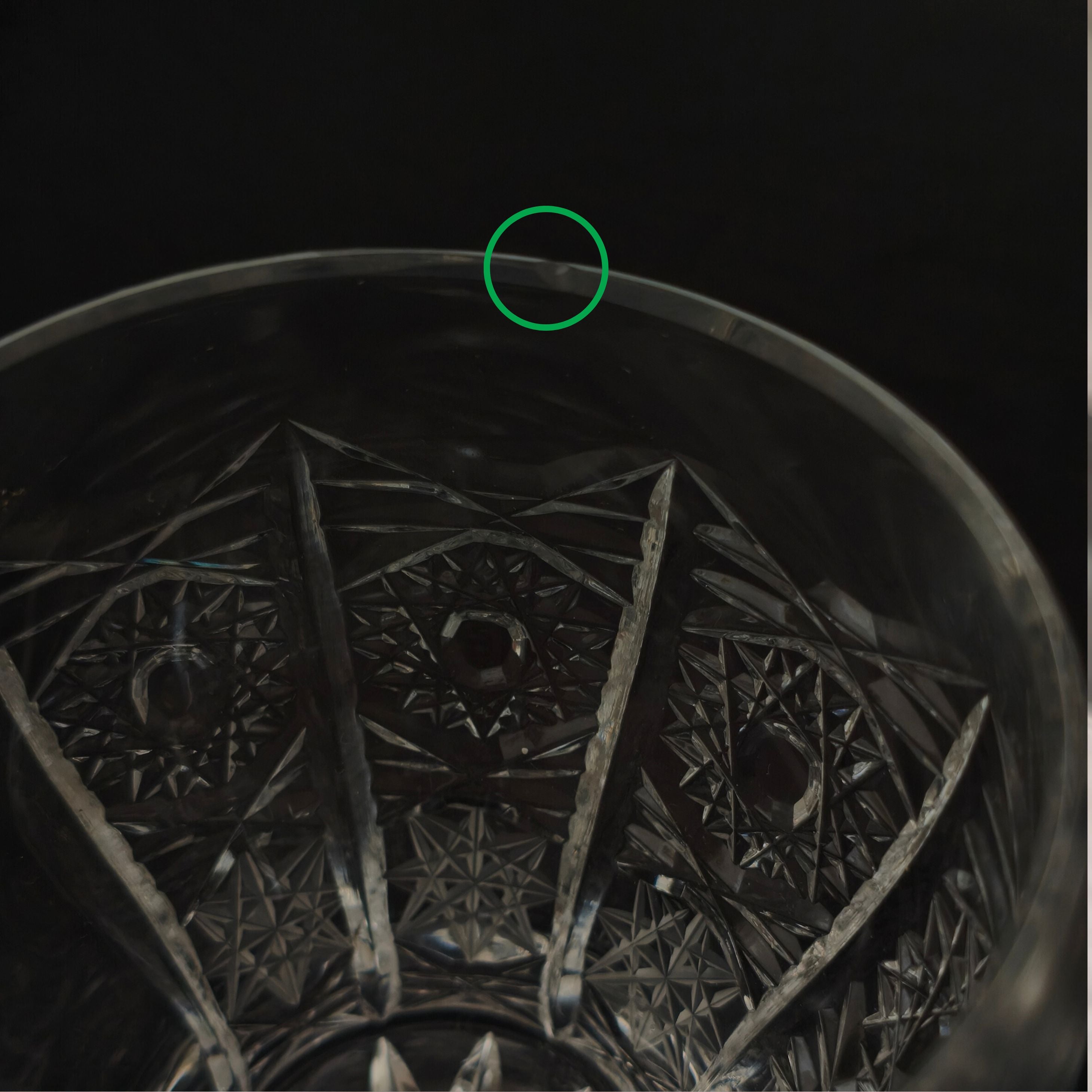 Poncheira em cristal lapidado com 9 canecas
