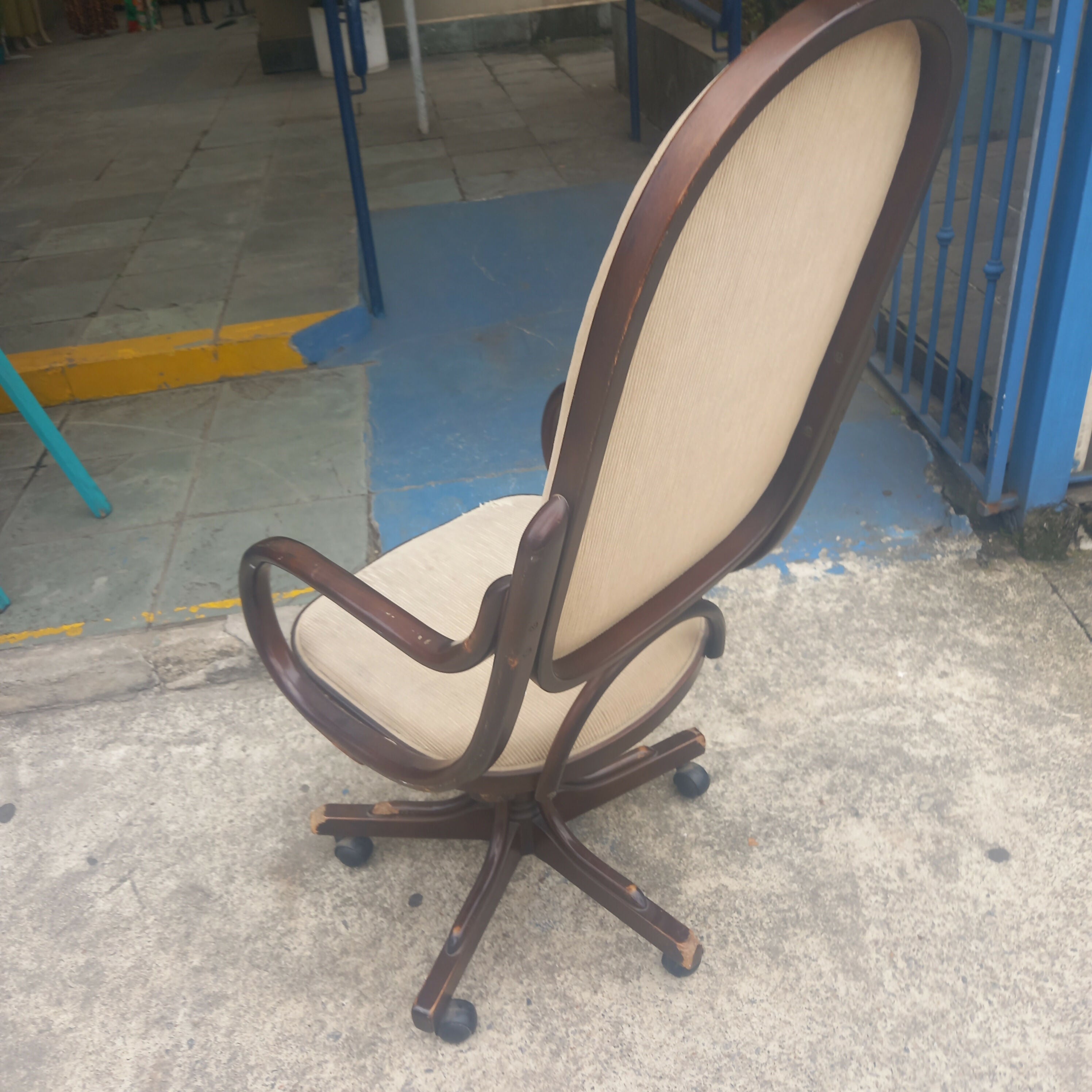 Cadeira Thonet giratória