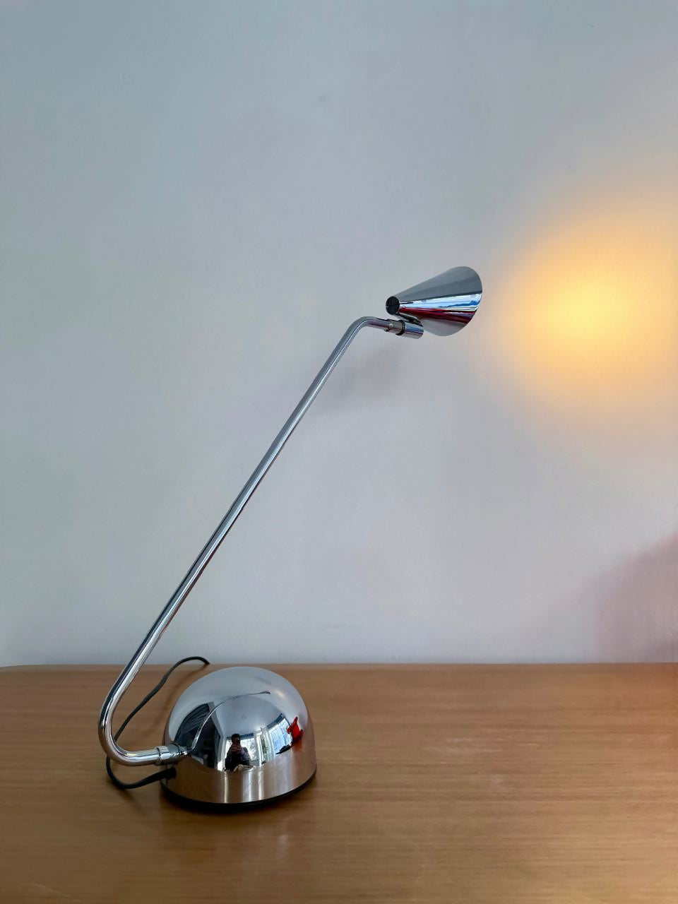 Luminária cromada articulável anos 70