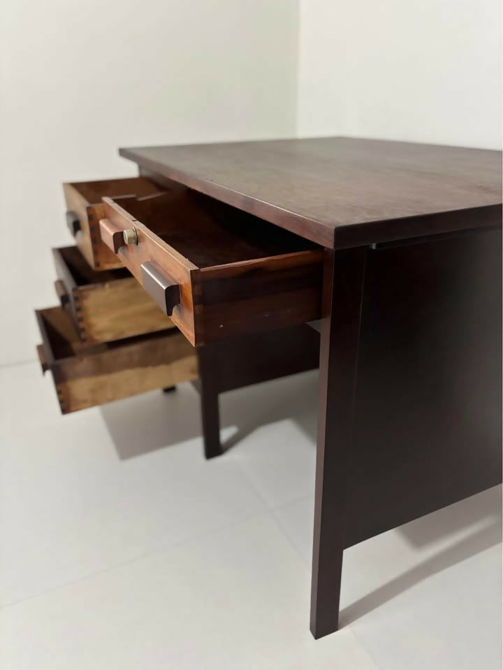 Escrivaninha Imalasa em Imbuia com 4 gavetas